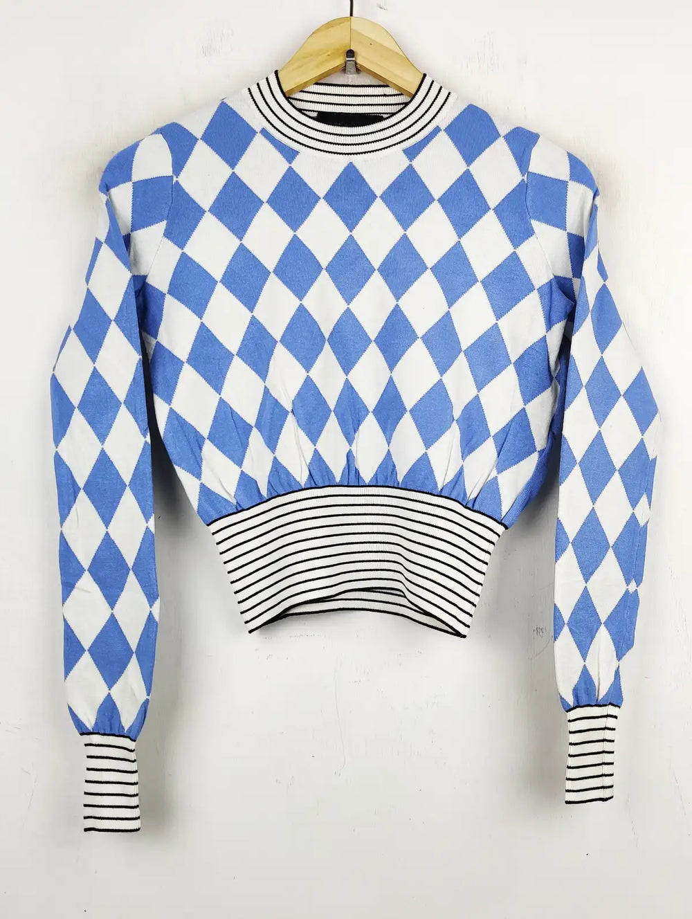 Buy online pre-used pre-loved 100% authentic & Original branded Sportmax Code (WCT-1159) available in Pakistan. Top international brands avilable.