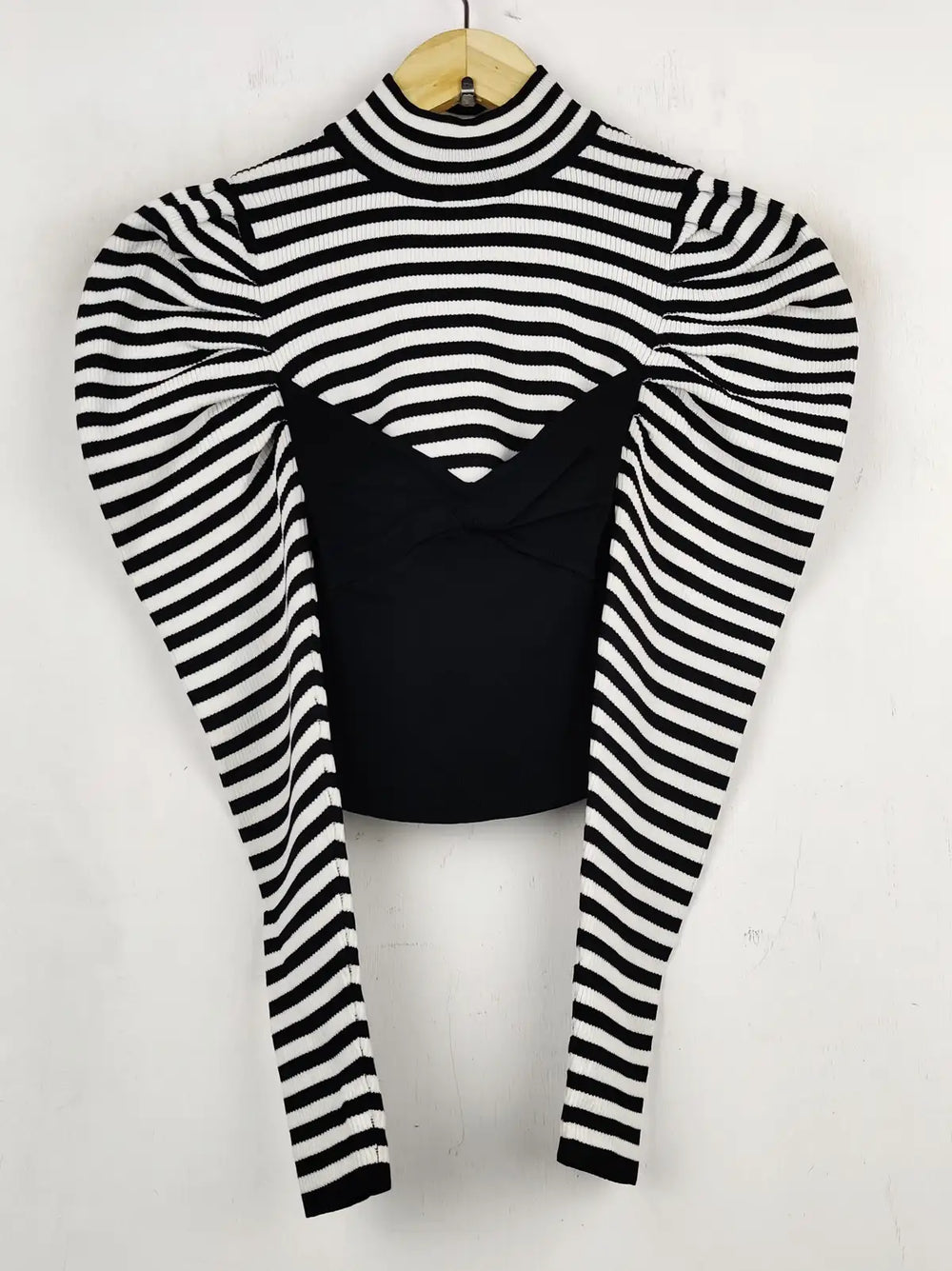 Buy online pre-used pre-loved 100% authentic & Original branded Zara (WCT-1160) available in Pakistan. Top international brands avilable.