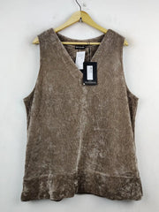 Buy online pre-used pre-loved 100% authentic & Original branded Prettylittlething (WCT-1312) available in Pakistan. Top international brands avilable.