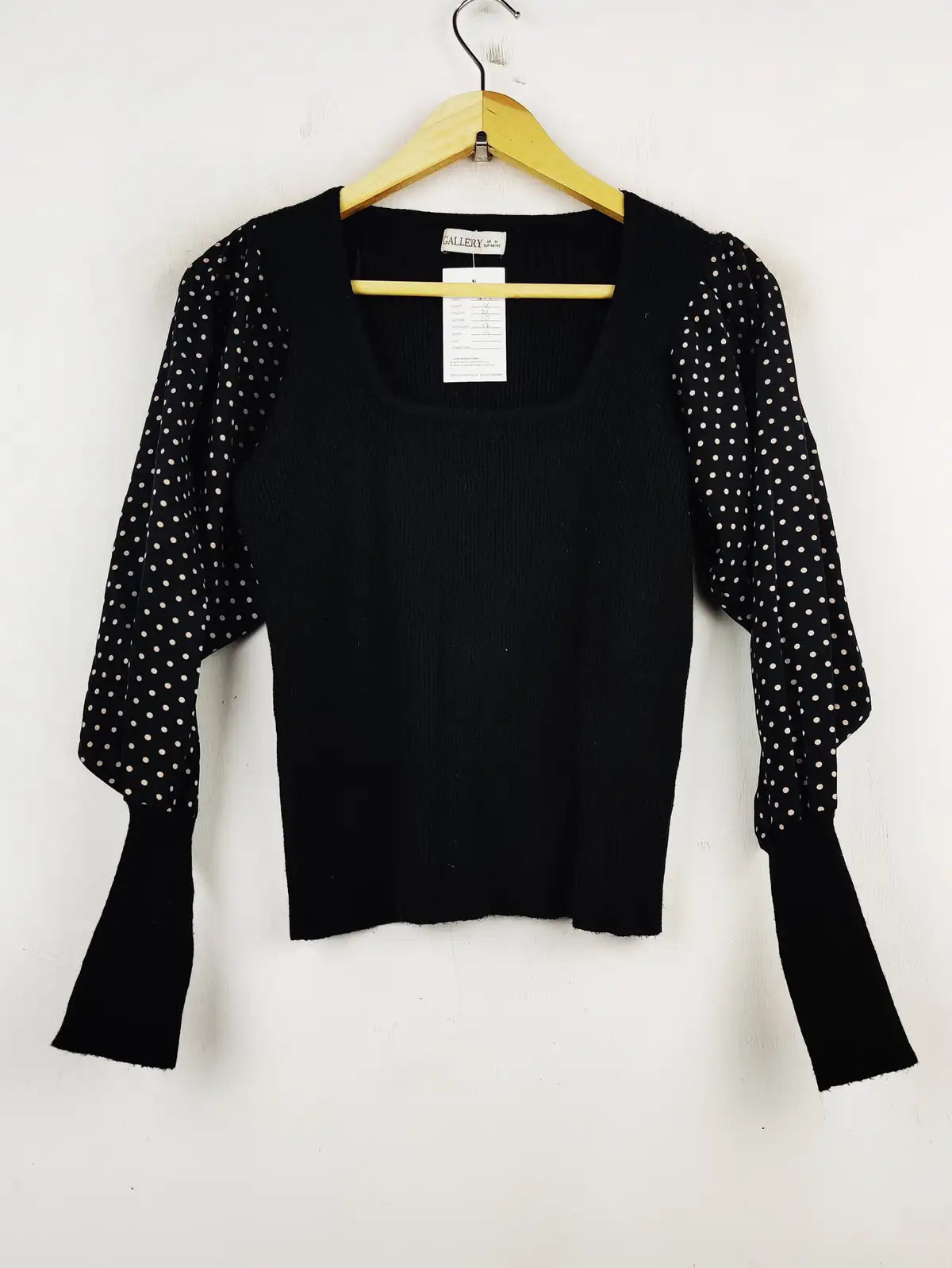 Buy online pre-used pre-loved 100% authentic & Original branded Gallery (WCT-1325) available in Pakistan. Top international brands avilable.