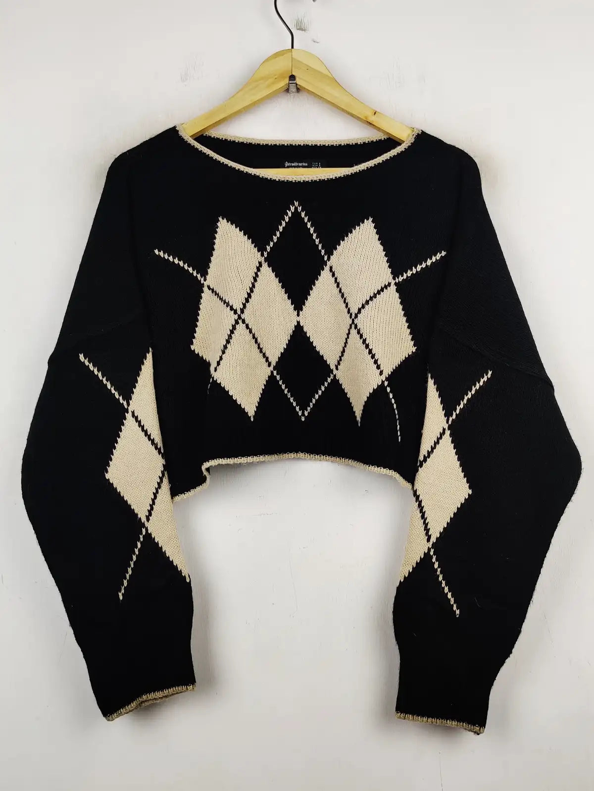 Buy online pre-used pre-loved 100% authentic & Original branded Stradivarius (WCT-1342) available in Pakistan. Top international brands avilable.