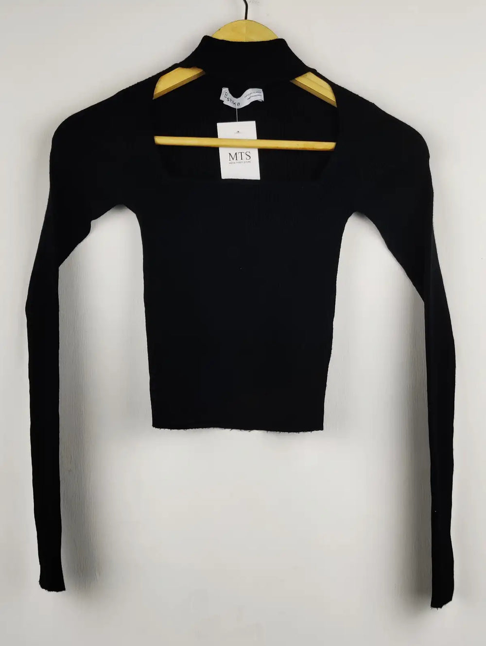 Buy online pre-used pre-loved 100% authentic & Original branded Bershka (WCT-1364) available in Pakistan. Top international brands avilable.