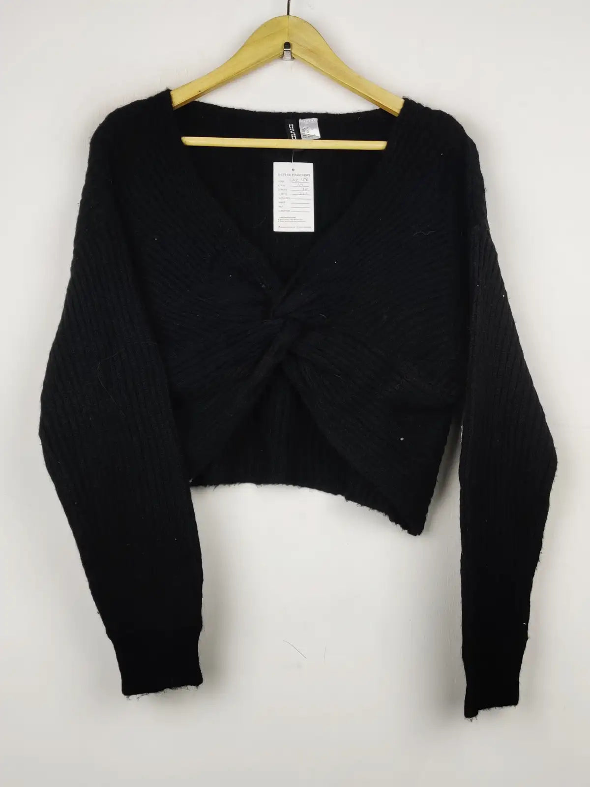 Buy online pre-used pre-loved 100% authentic & Original branded H&M (WCT-1396) available in Pakistan. Top international brands avilable.