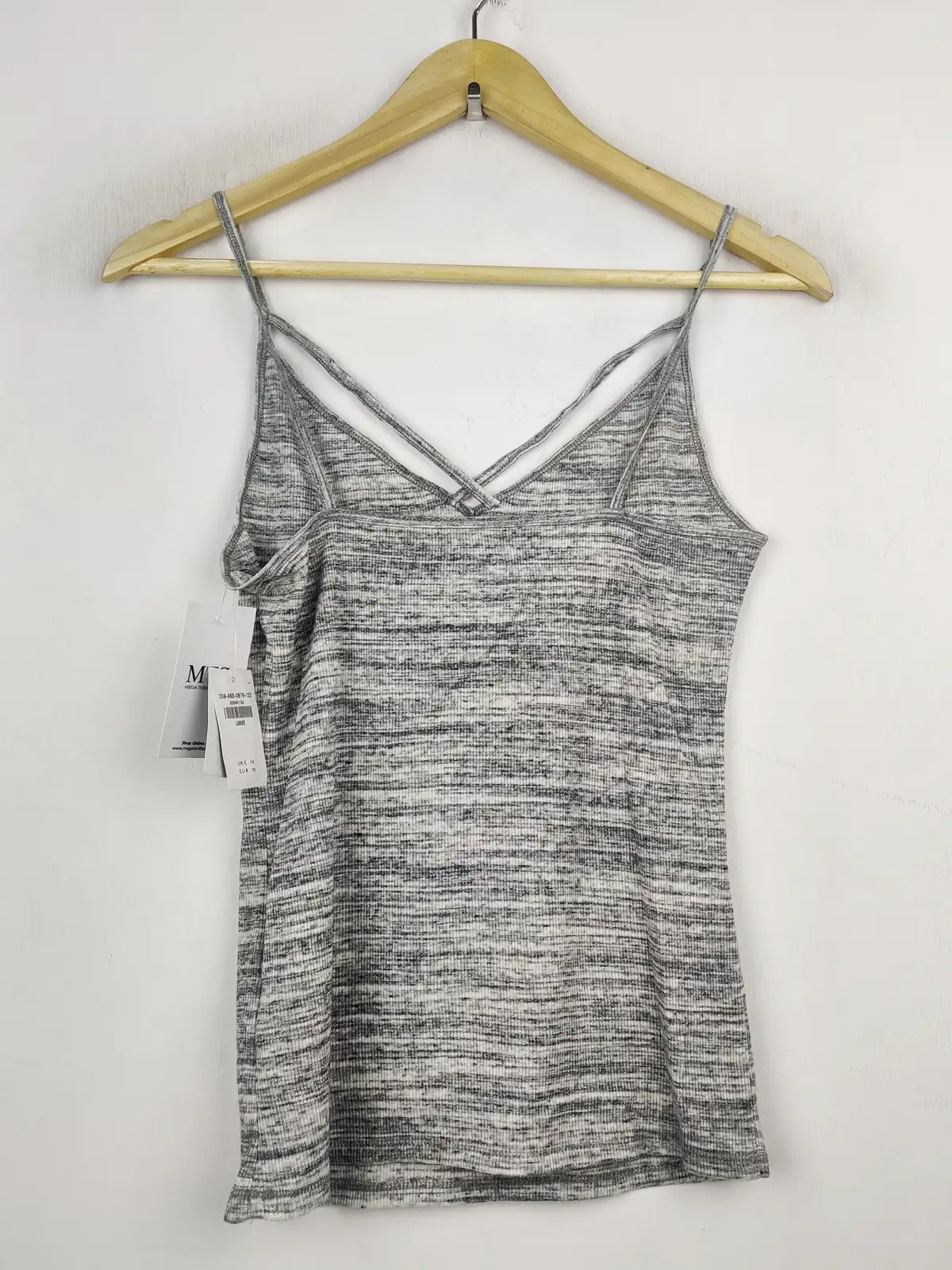 Buy online pre-used pre-loved 100% authentic & Original branded Hollister (WCT-1517) available in Pakistan. Top international brands avilable.