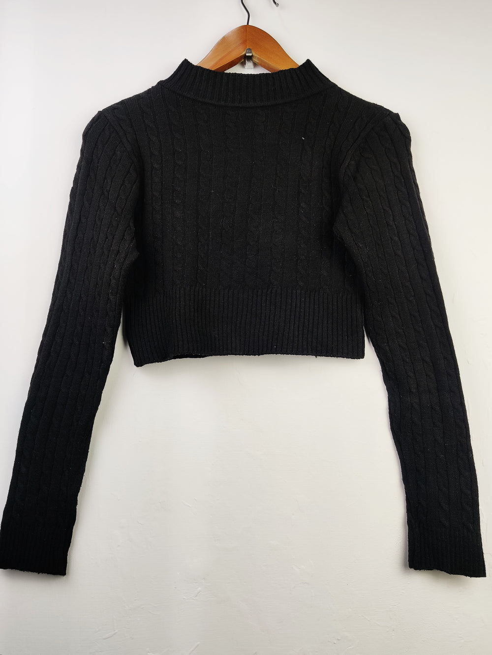 Buy online pre-used pre-loved 100% authentic & Original branded Unknown Brand (WCT-155) available in Pakistan. Top international brands avilable.