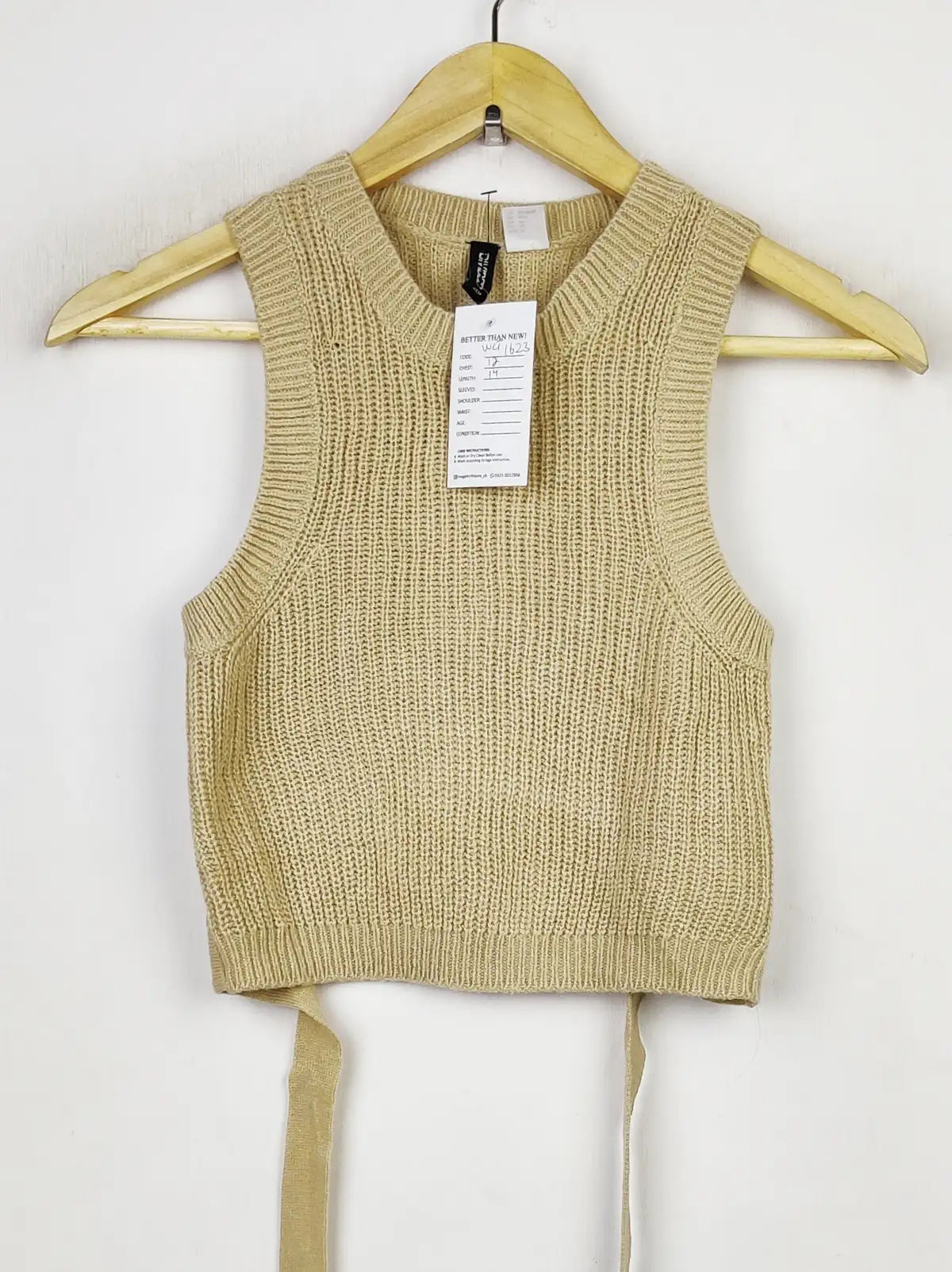 Buy online pre-used pre-loved 100% authentic & Original branded H&M (WCT-1623) available in Pakistan. Top international brands avilable.