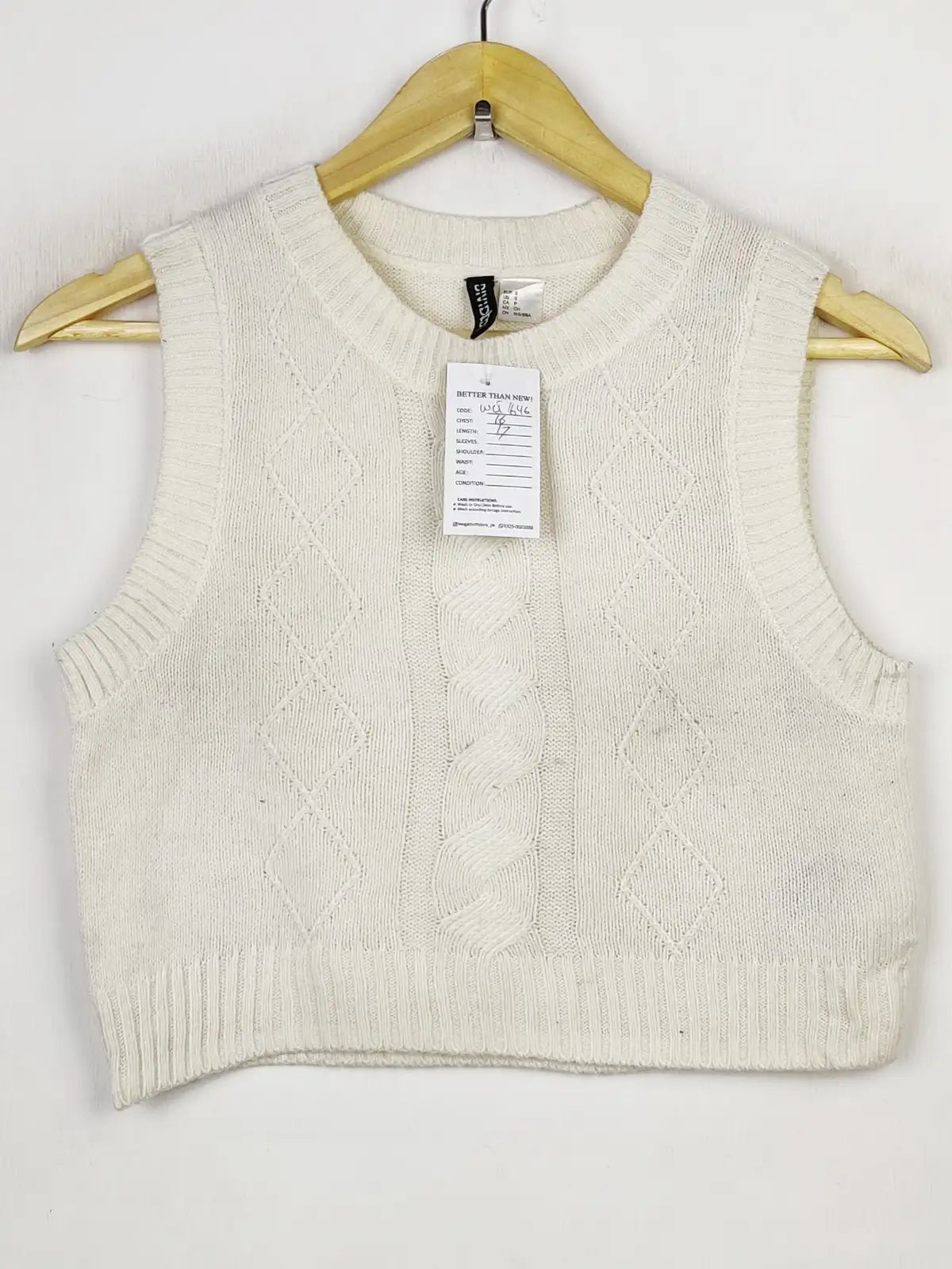 Buy online pre-used pre-loved 100% authentic & Original branded H&M (WCT-1646) available in Pakistan. Top international brands avilable.