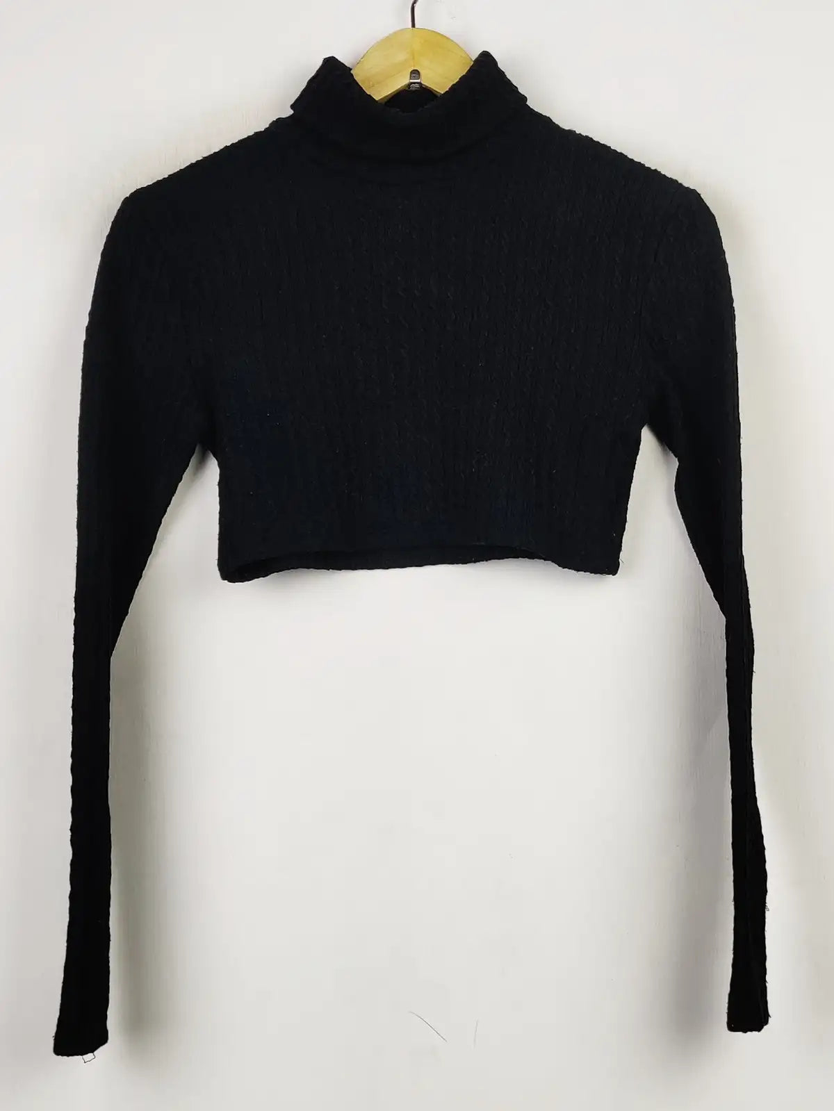 Buy online pre-used pre-loved 100% authentic & Original branded Bershka (WCT-1666) available in Pakistan. Top international brands avilable.
