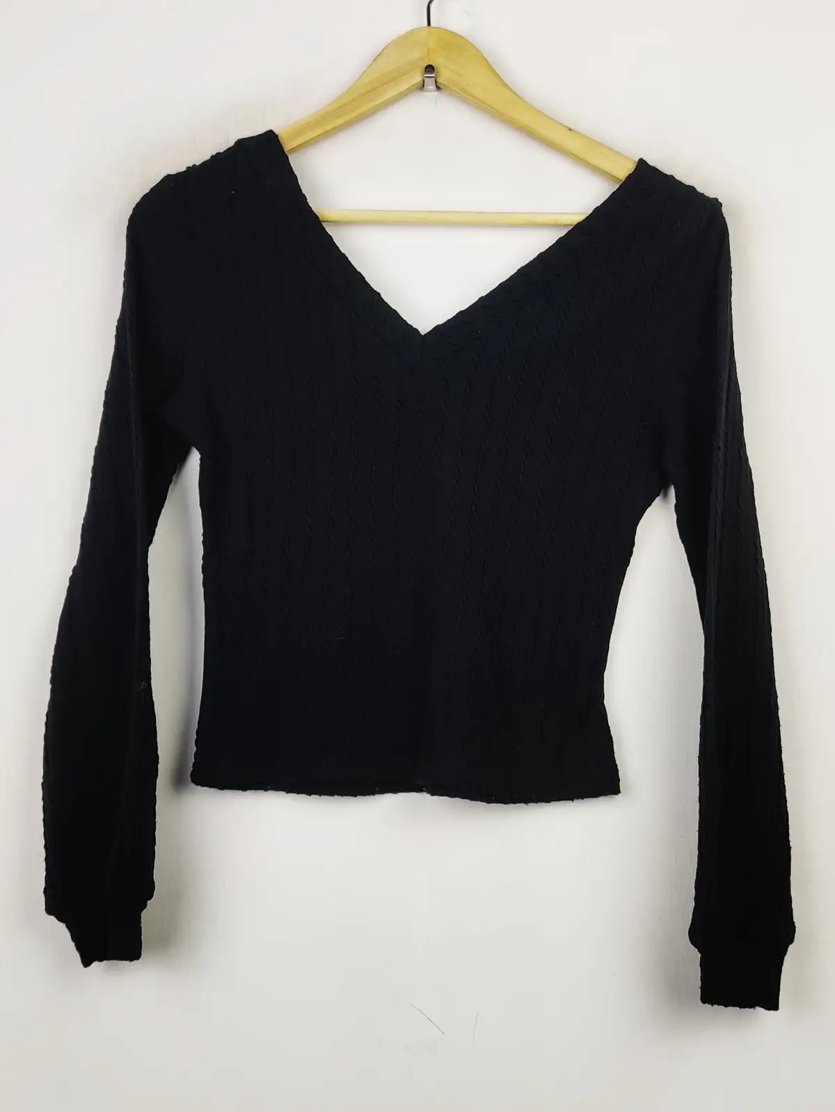 Buy online pre-used pre-loved 100% authentic & Original branded Unknown Brand (WCT-1691) available in Pakistan. Top international brands avilable.