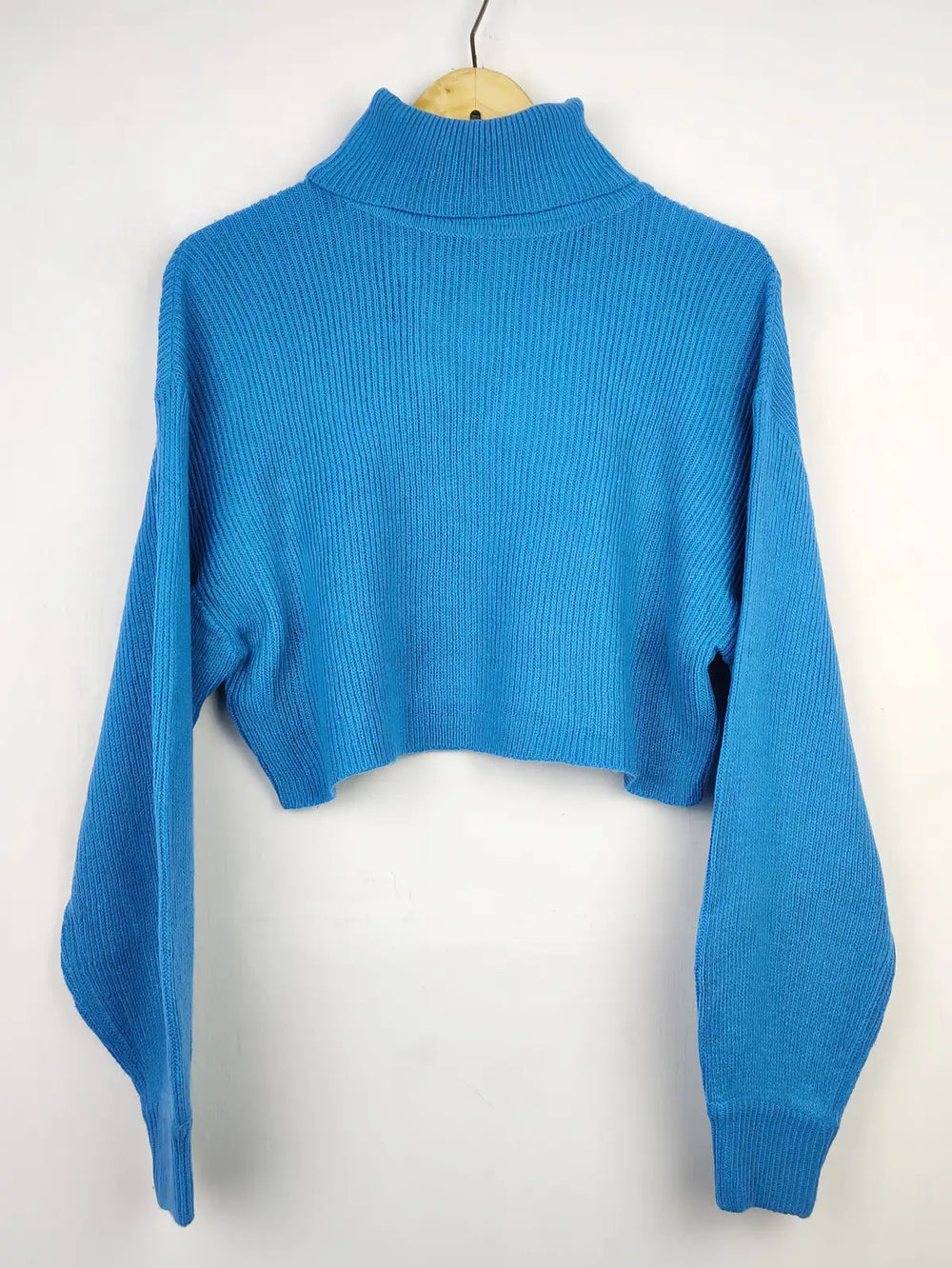 Buy online pre-used pre-loved 100% authentic & Original branded H&M (WCT-1895) available in Pakistan. Top international brands avilable.