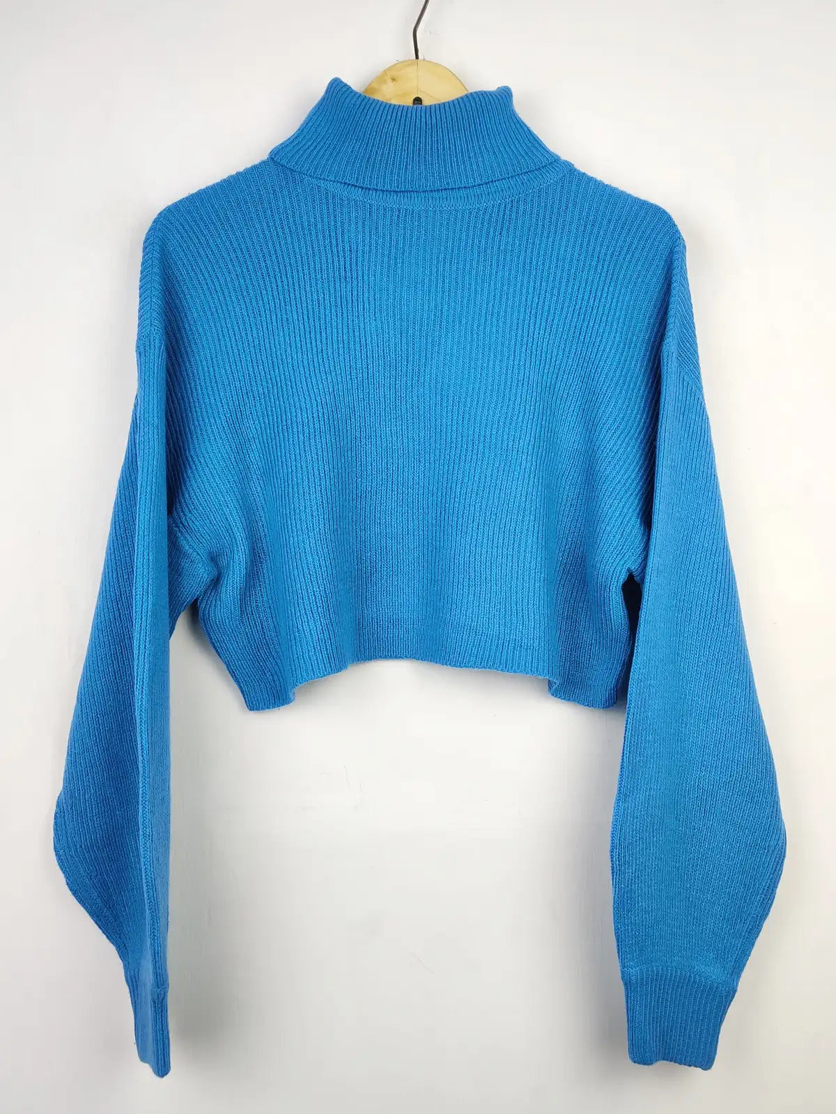 Buy online pre-used pre-loved 100% authentic & Original branded H&M (WCT-1895) available in Pakistan. Top international brands avilable.