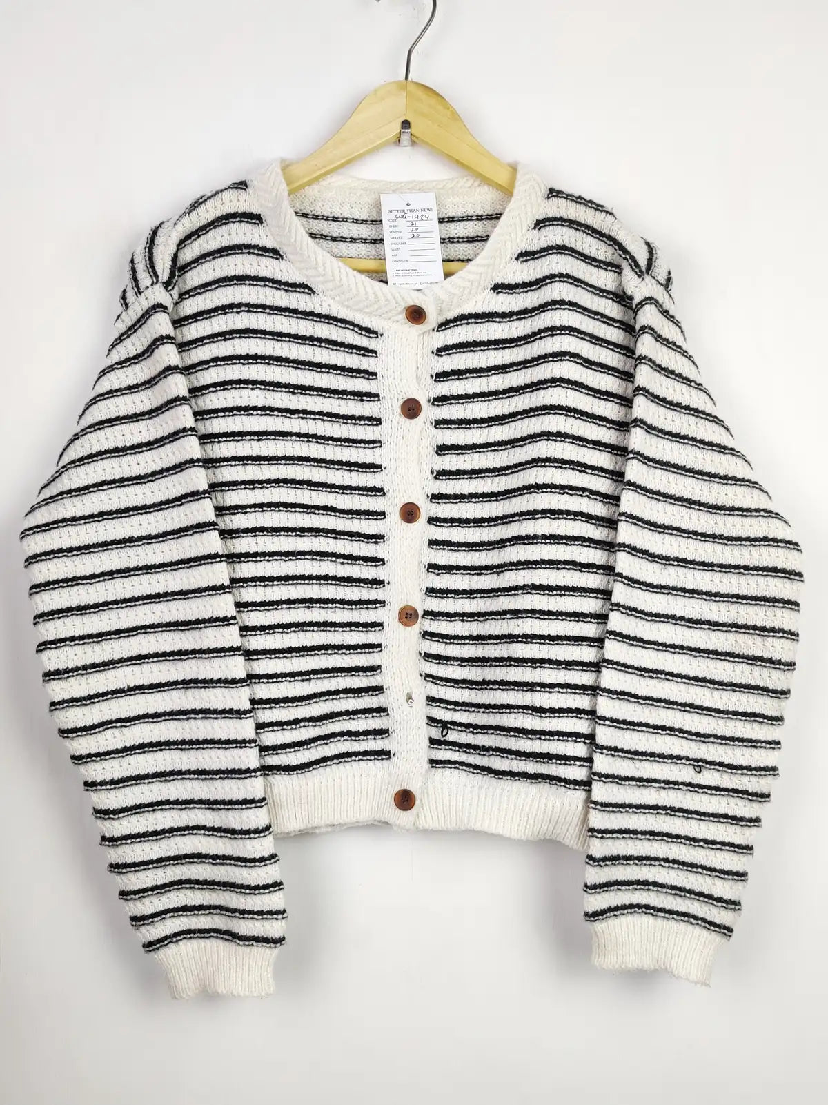 Buy online pre-used pre-loved 100% authentic & Original branded Unknown Brand (WCT-1934) available in Pakistan. Top international brands avilable.