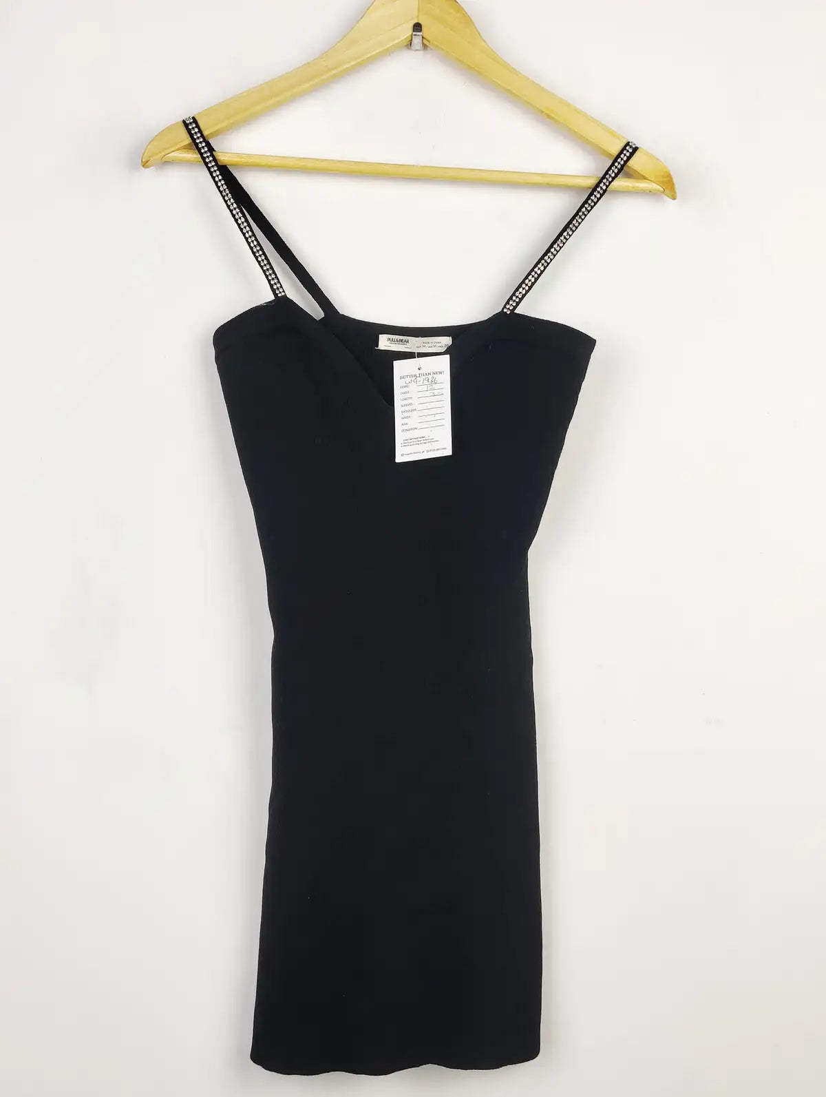 Buy online pre-used pre-loved 100% authentic & Original branded Pull&Bear (WCT-1936) available in Pakistan. Top international brands avilable.