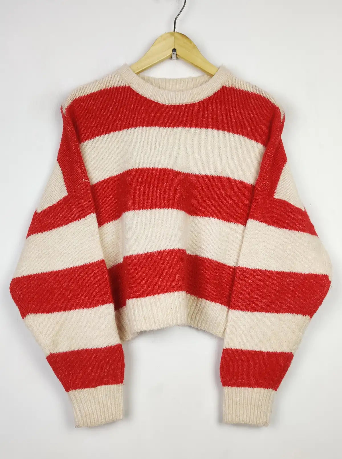 Buy online pre-used pre-loved 100% authentic & Original branded Unknown Brand (WCT-1953) available in Pakistan. Top international brands avilable.