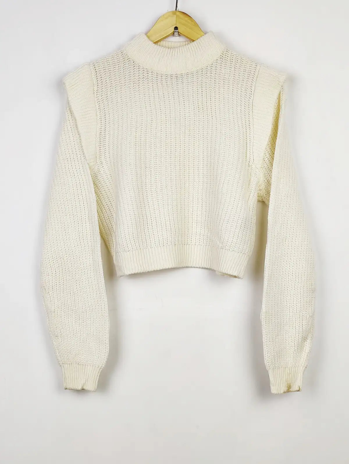 Buy online pre-used pre-loved 100% authentic & Original branded H&M (WCT-1961) available in Pakistan. Top international brands avilable.