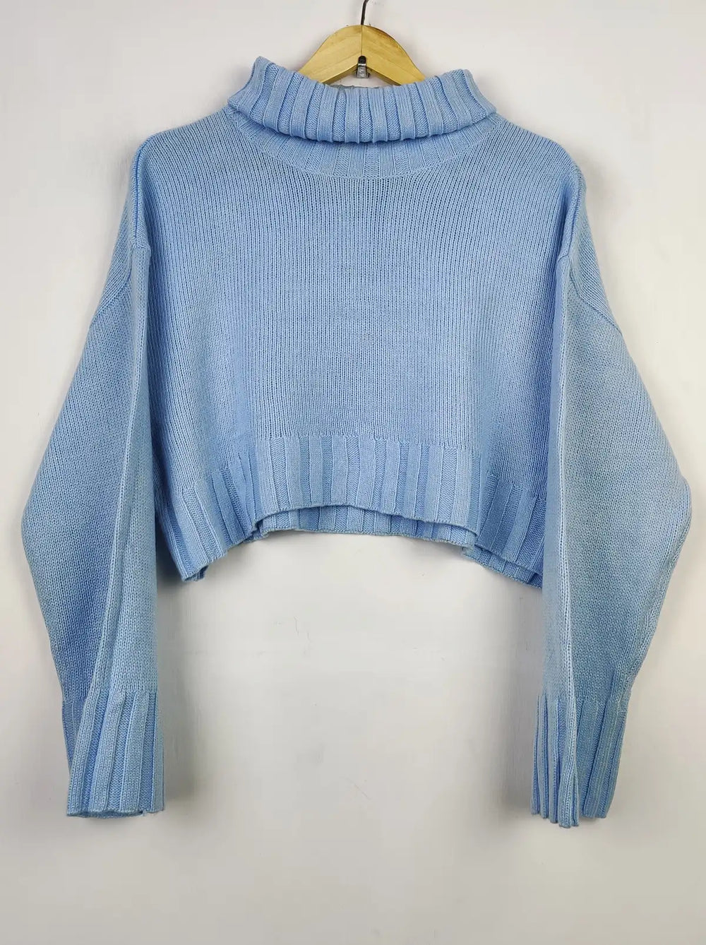 Buy online pre-used pre-loved 100% authentic & Original branded H&M (WCT-1985) available in Pakistan. Top international brands avilable.