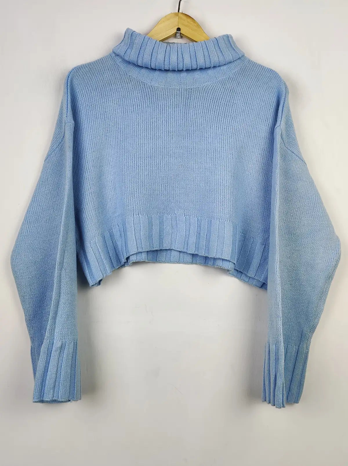 Buy online pre-used pre-loved 100% authentic & Original branded H&M (WCT-1985) available in Pakistan. Top international brands avilable.