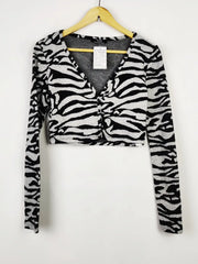 Buy online pre-used pre-loved 100% authentic & Original branded Bershka (WCT-2001) available in Pakistan. Top international brands avilable.