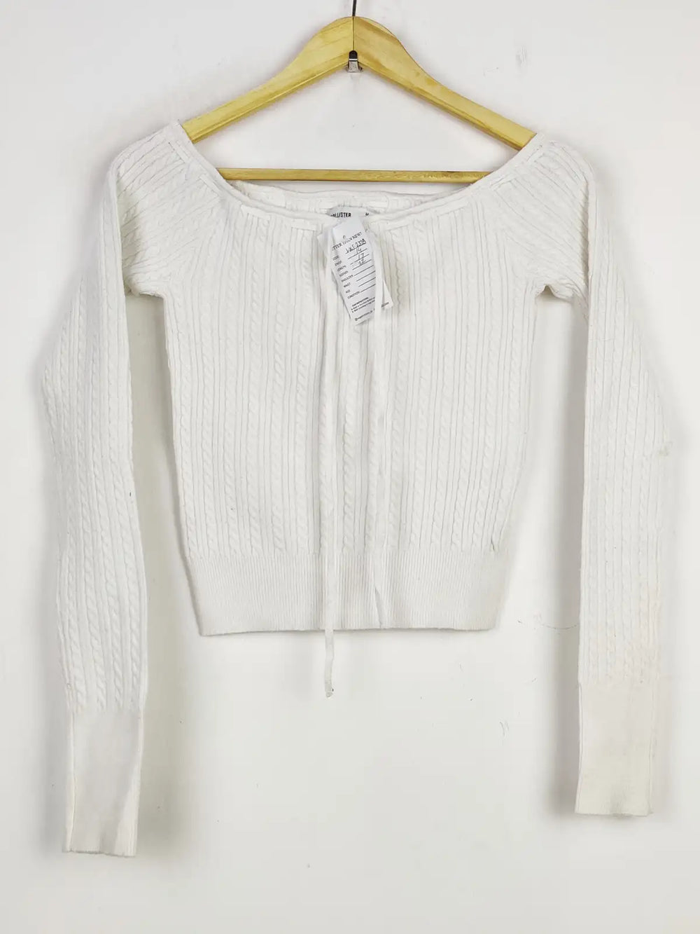 Buy online pre-used pre-loved 100% authentic & Original branded Hollister (WCT-2328) available in Pakistan. Top international brands avilable.