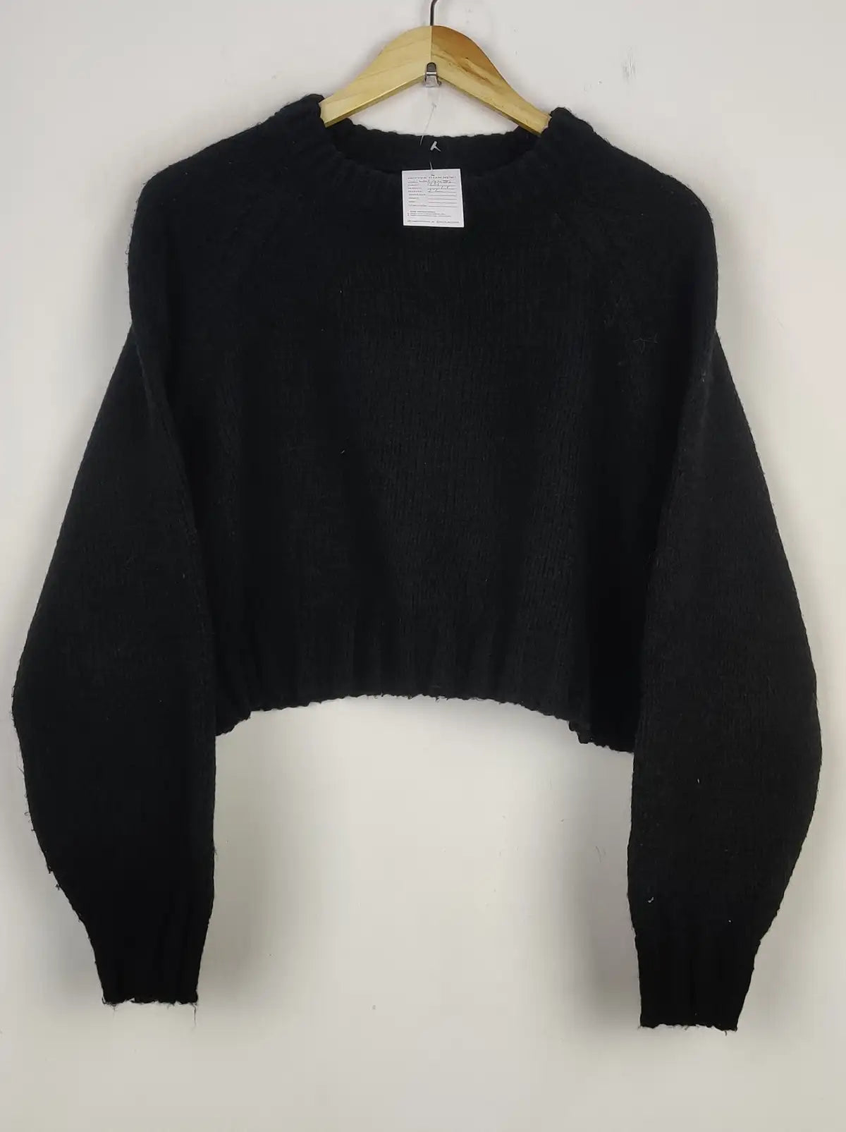 Buy online pre-used pre-loved 100% authentic & Original branded Unknown Brand (WCT-2435) available in Pakistan. Top international brands avilable.