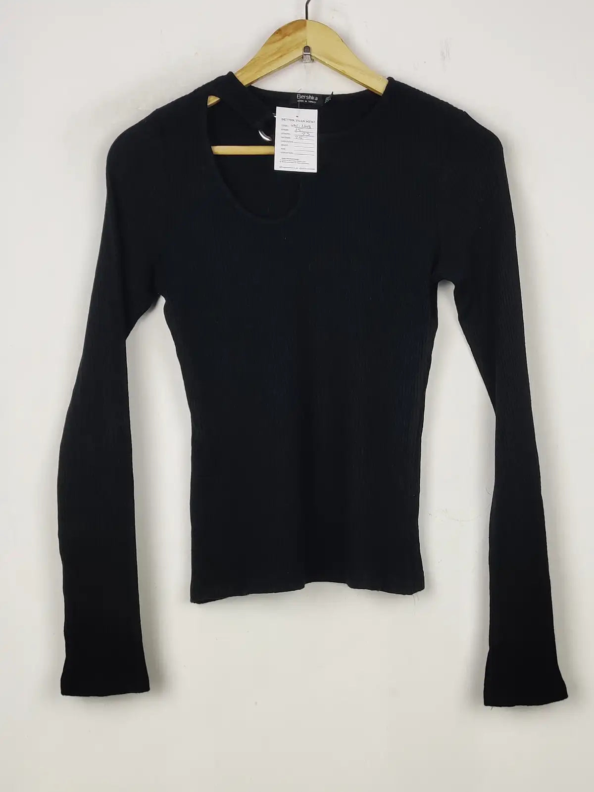 Buy online pre-used pre-loved 100% authentic & Original branded Bershka (WCT-2648) available in Pakistan. Top international brands avilable.