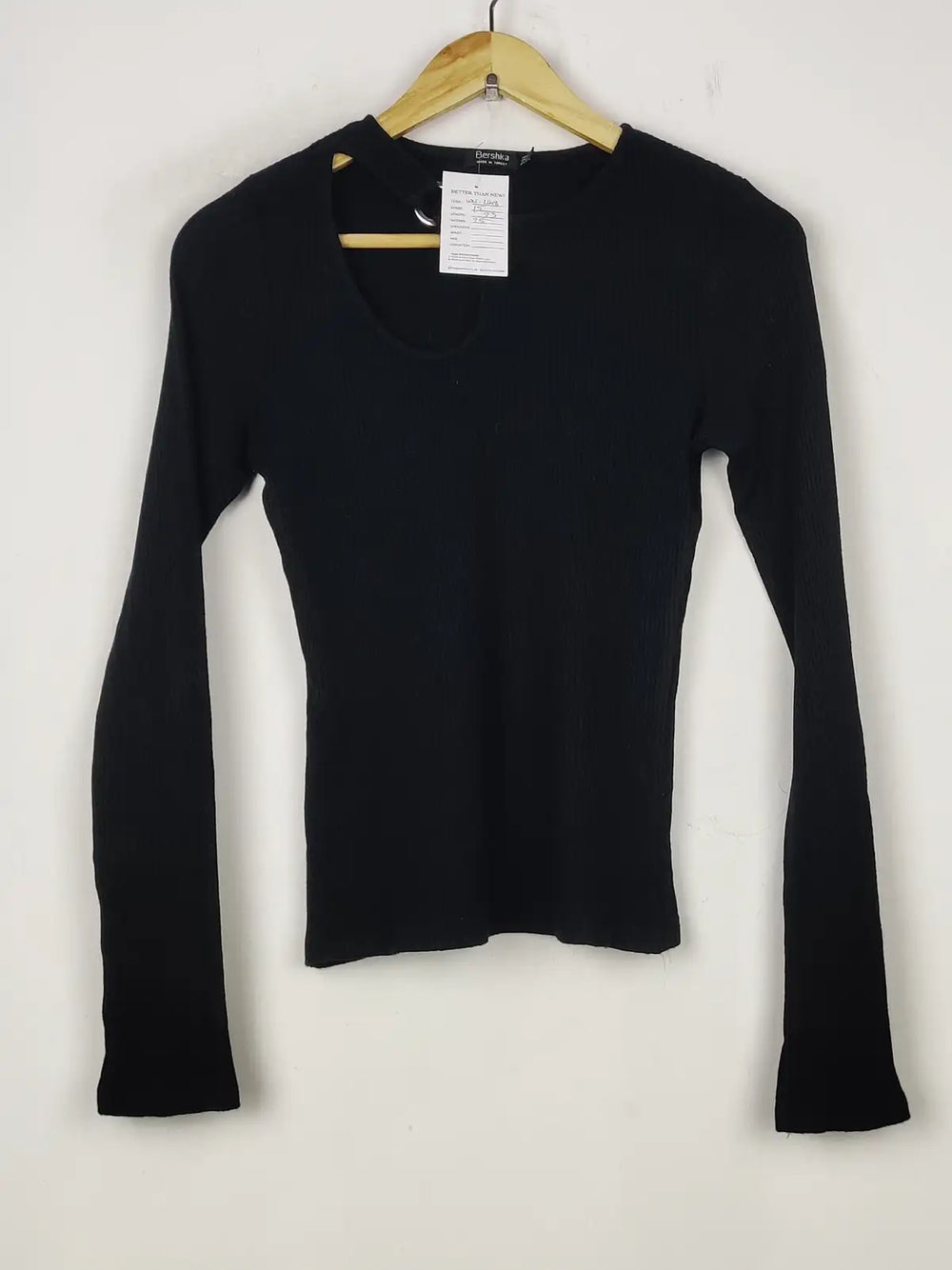 Buy online pre-used pre-loved 100% authentic & Original branded Bershka (WCT-2648) available in Pakistan. Top international brands avilable.