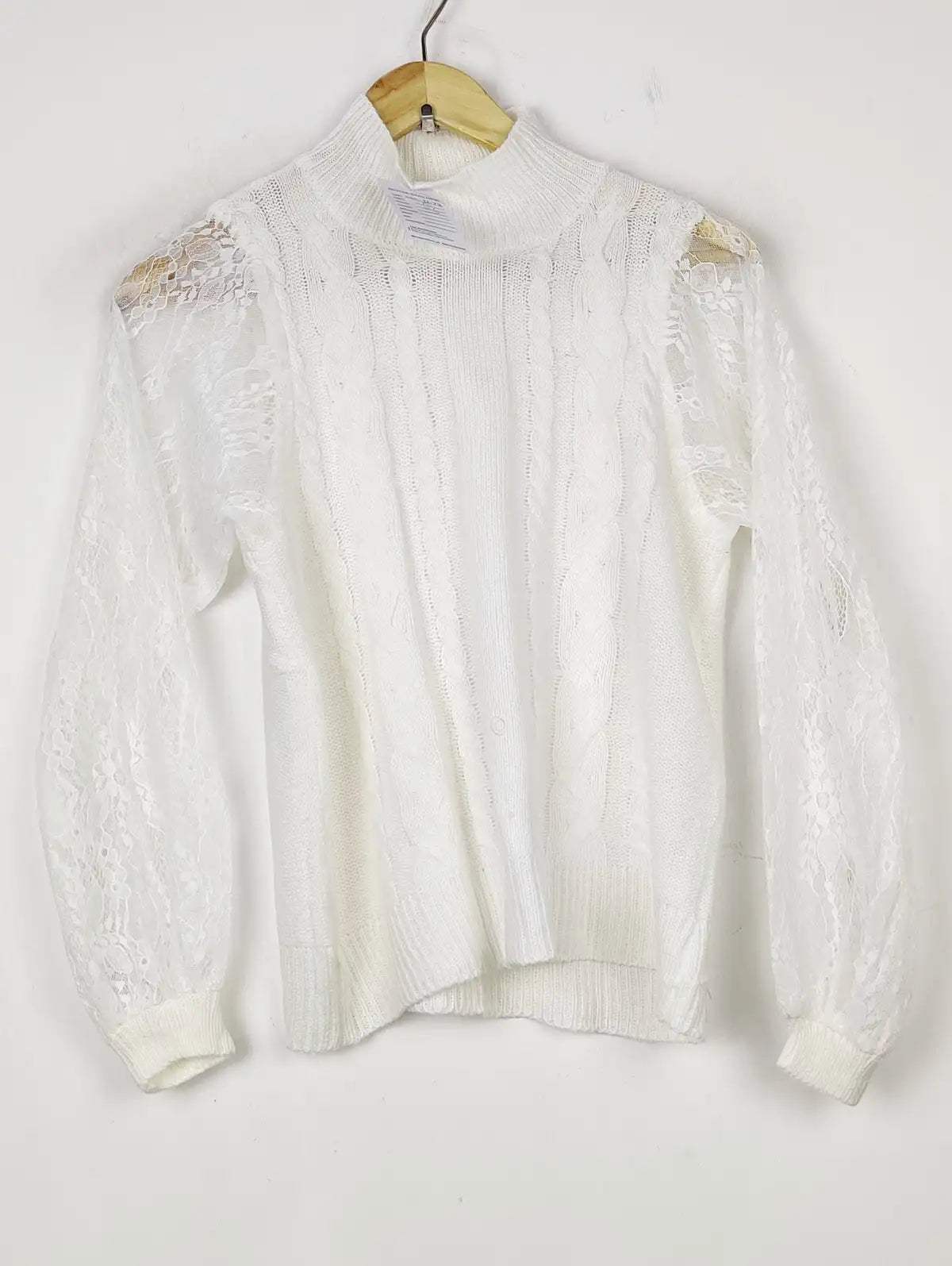 Buy online pre-used pre-loved 100% authentic & Original branded Unknown Brand (WCT-2678) available in Pakistan. Top international brands avilable.