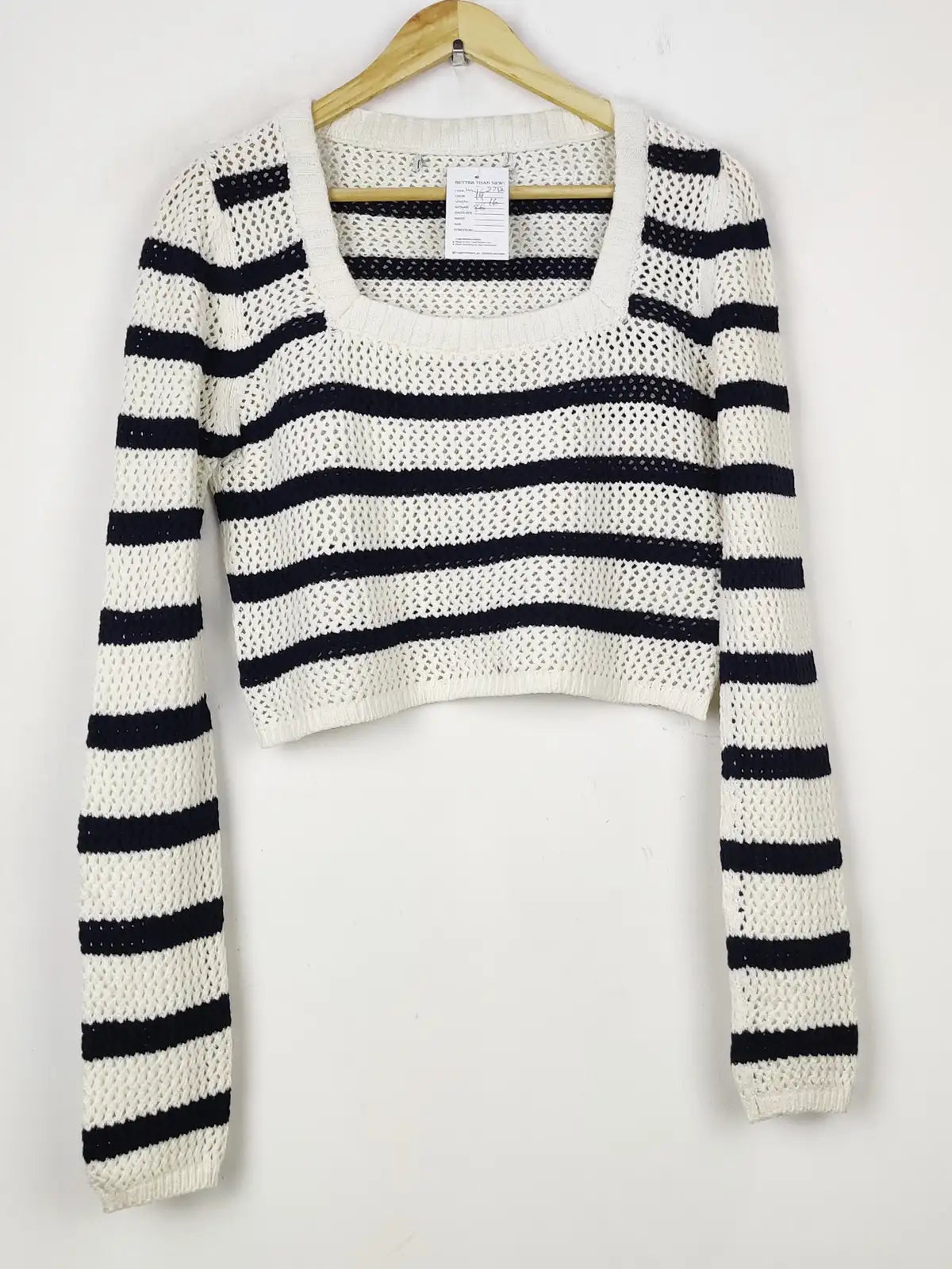 Buy online pre-used pre-loved 100% authentic & Original branded Unknown Brand (WCT-2752) available in Pakistan. Top international brands avilable.