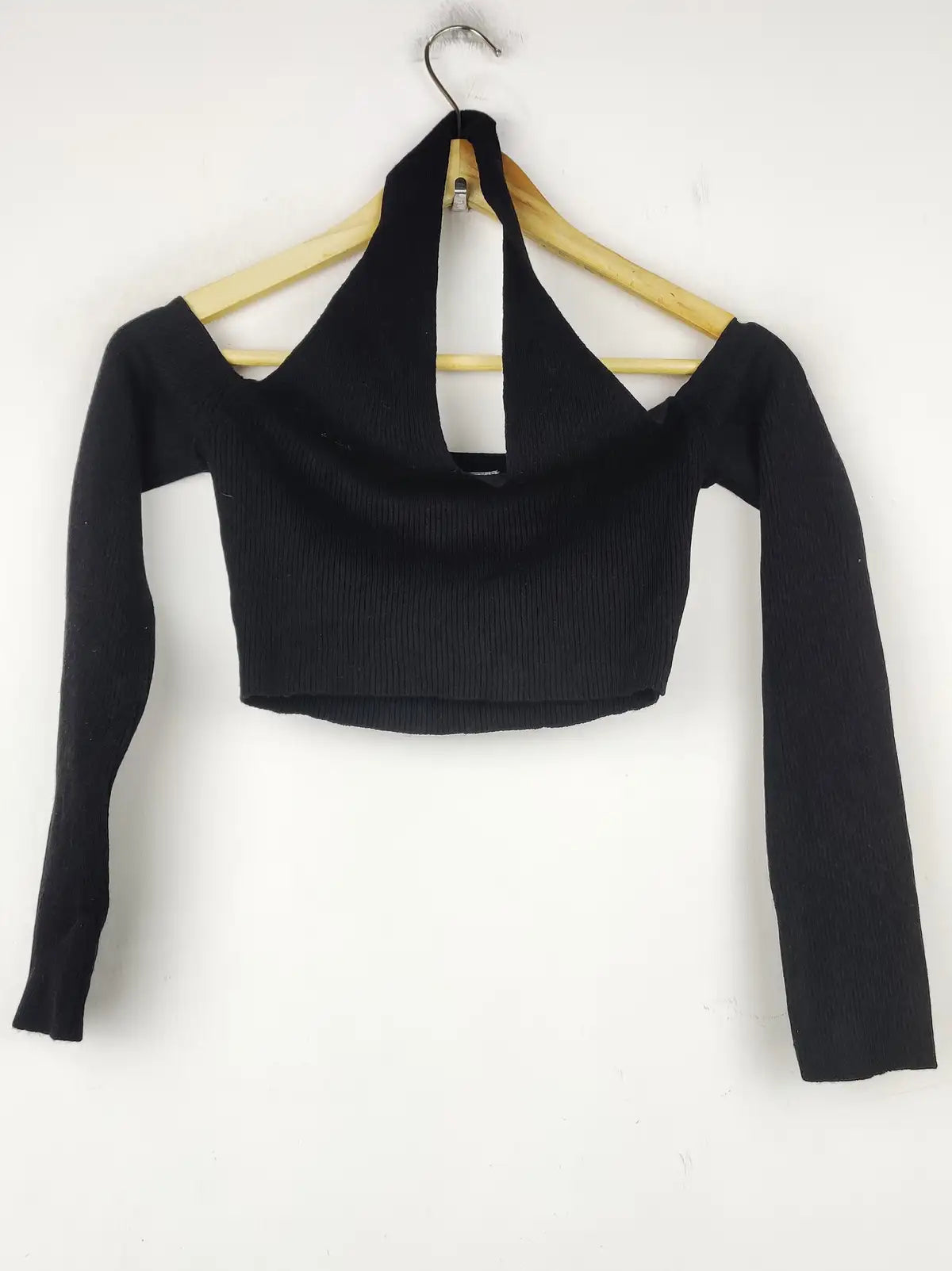 Buy online pre-used pre-loved 100% authentic & Original branded H&M (WCT-2833) available in Pakistan. Top international brands avilable.