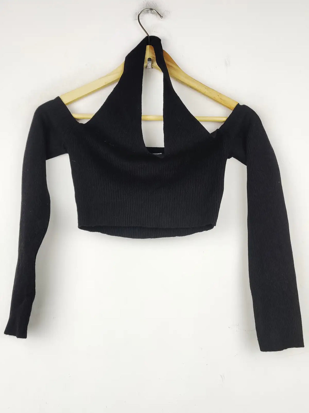 Buy online pre-used pre-loved 100% authentic & Original branded H&M (WCT-2833) available in Pakistan. Top international brands avilable.