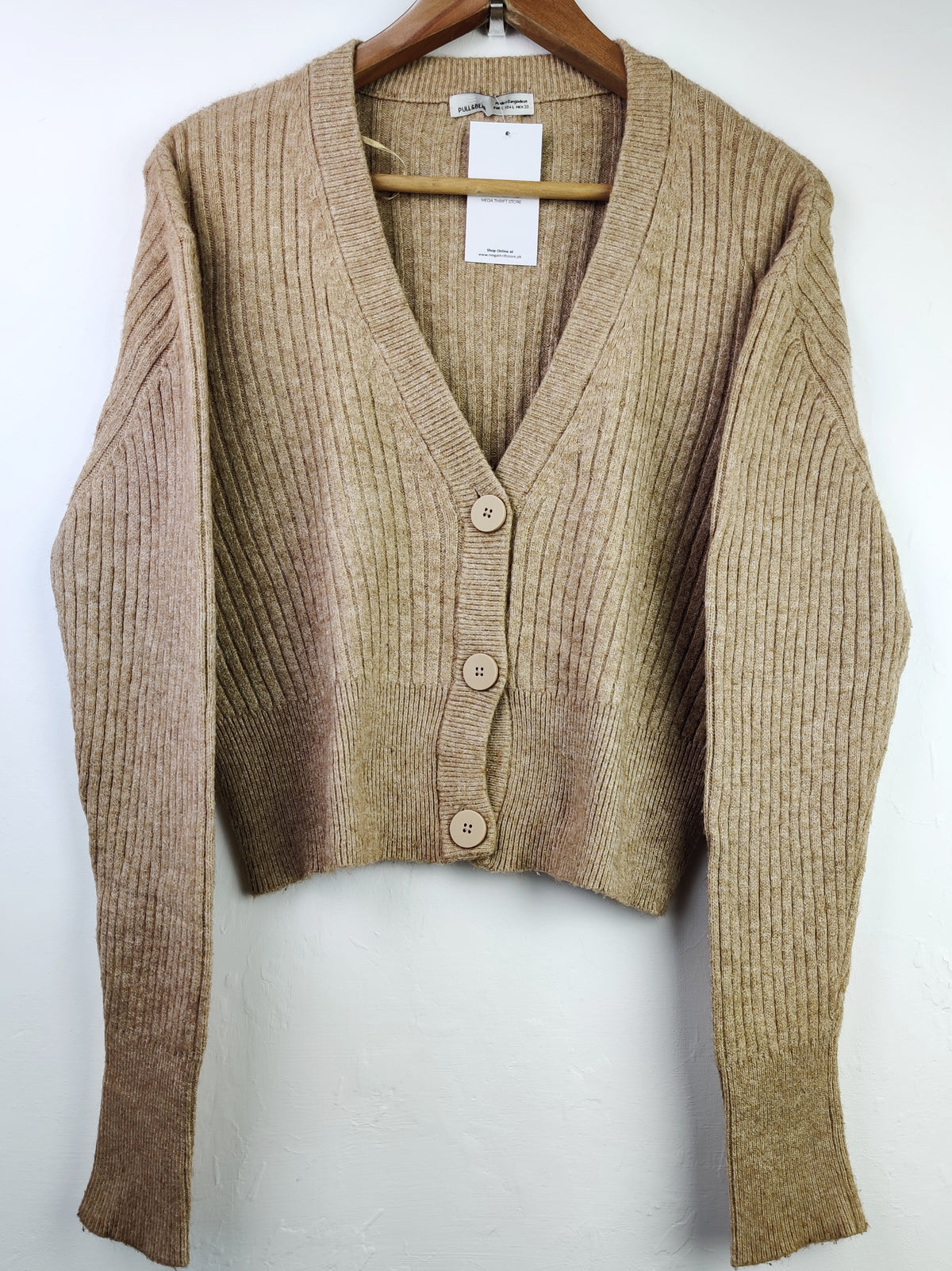 Buy online pre-used pre-loved 100% authentic & Original branded Pull&Bear (WCT-289) available in Pakistan. Top international brands avilable.