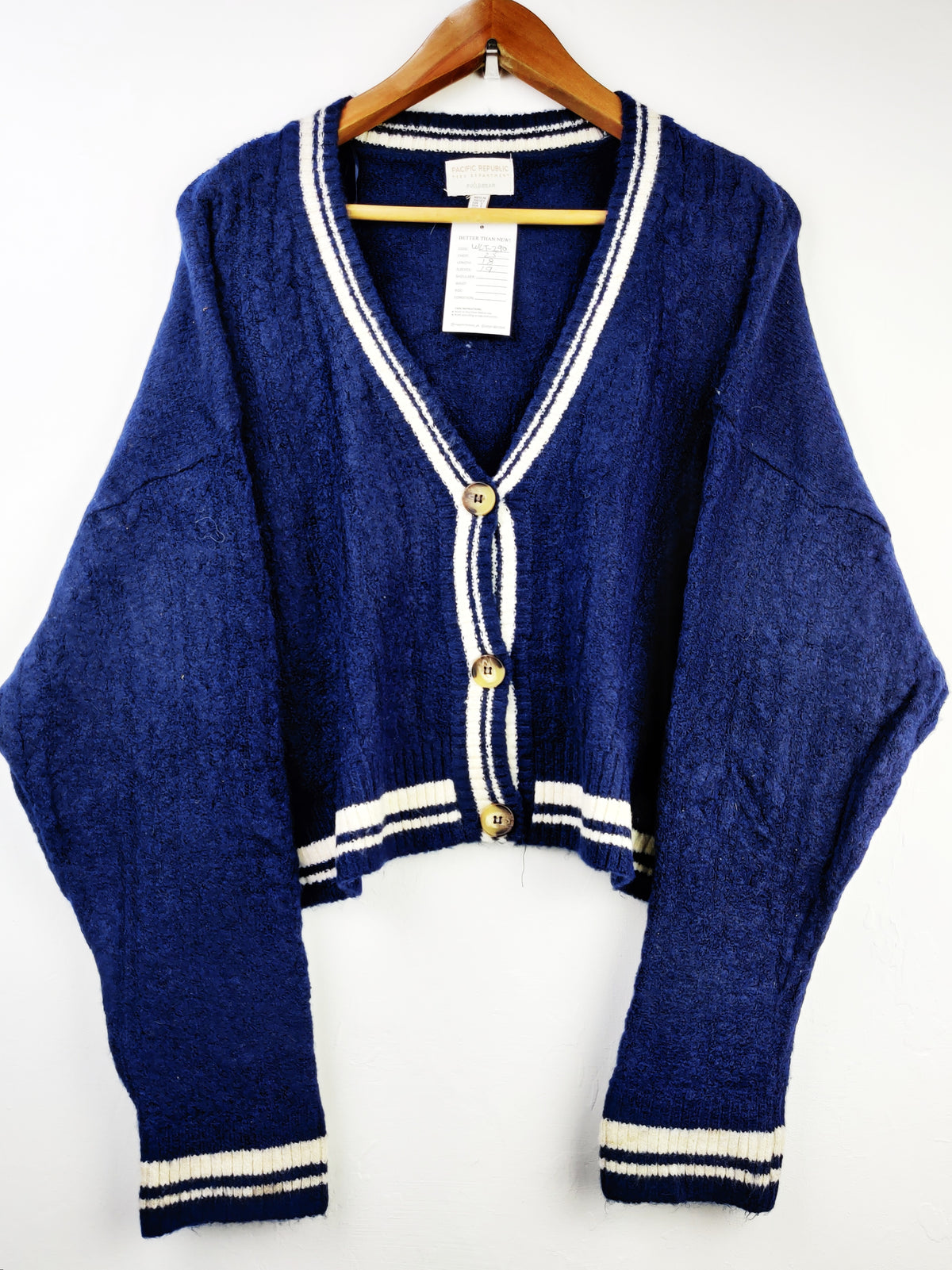 Buy online pre-used pre-loved 100% authentic & Original branded Pull&Bear (WCT-290) available in Pakistan. Top international brands avilable.