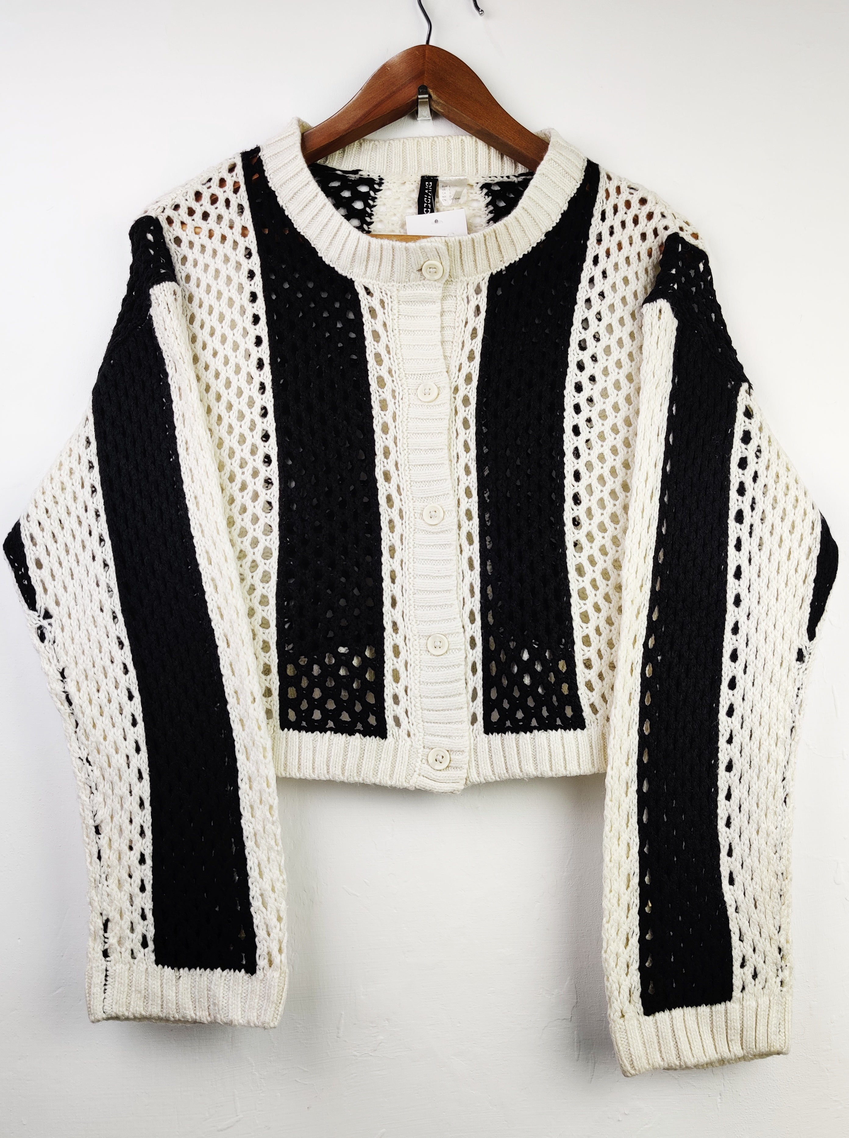Buy online pre-used pre-loved 100% authentic & Original branded H&M (WCT-299) available in Pakistan. Top international brands avilable.