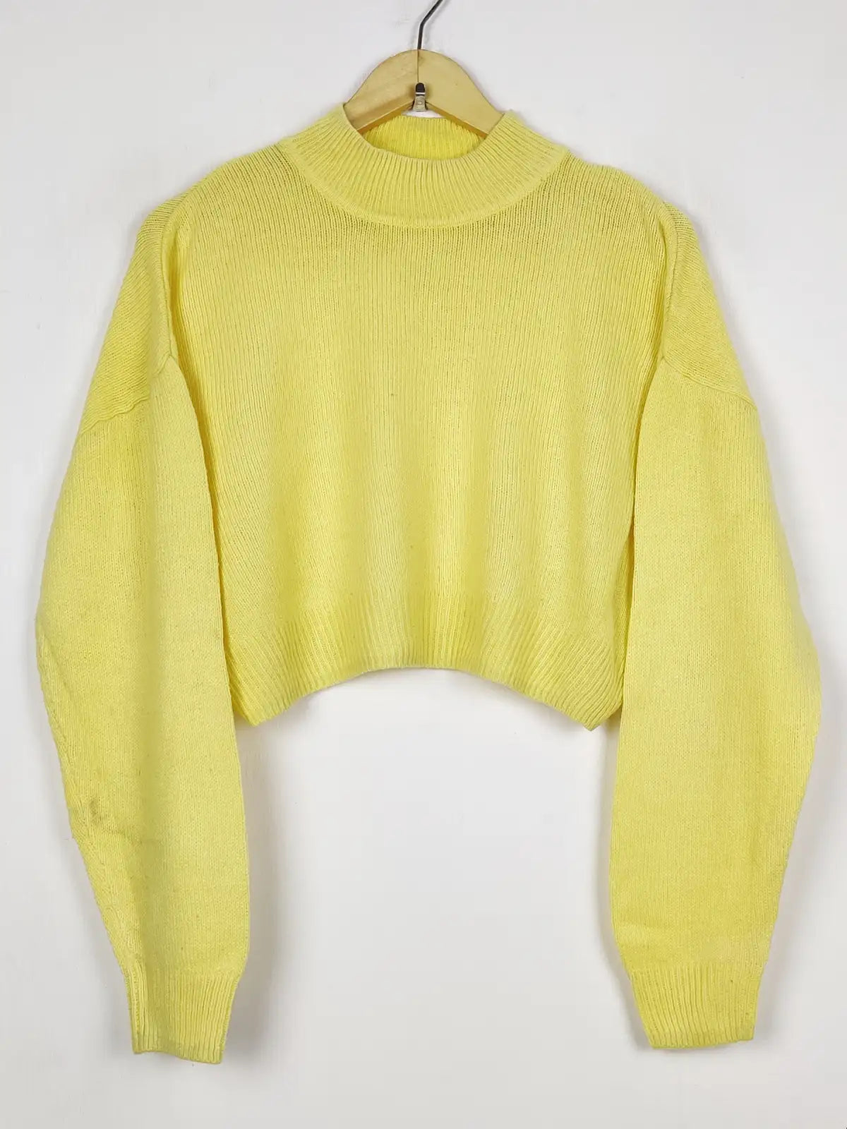 Buy online pre-used pre-loved 100% authentic & Original branded H&M (WCT-3004) available in Pakistan. Top international brands avilable.