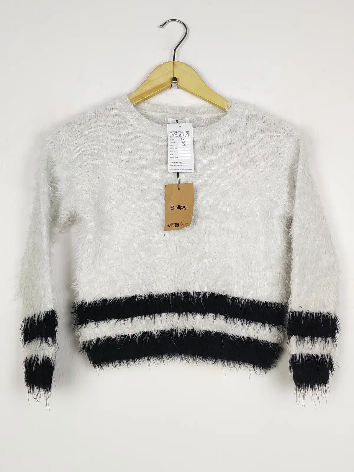 Buy online pre-used pre-loved 100% authentic & Original branded Sellpy (WCT-3019) available in Pakistan. Top international brands avilable.
