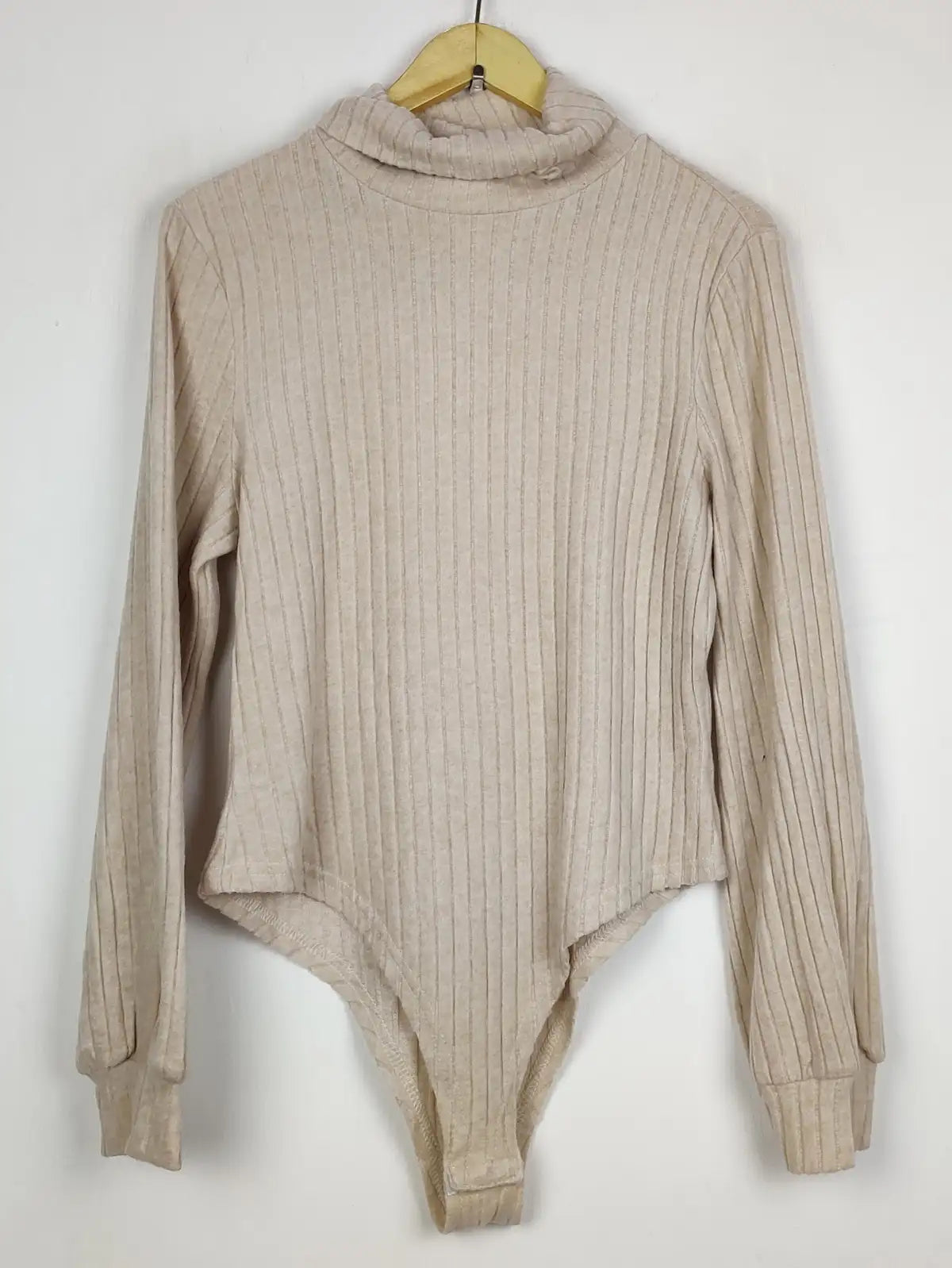 Buy online pre-used pre-loved 100% authentic & Original branded Shein (WCT-3094) available in Pakistan. Top international brands avilable.