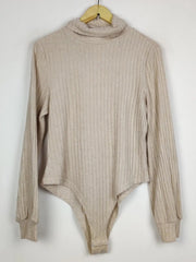 Buy online pre-used pre-loved 100% authentic & Original branded Shein (WCT-3094) available in Pakistan. Top international brands avilable.