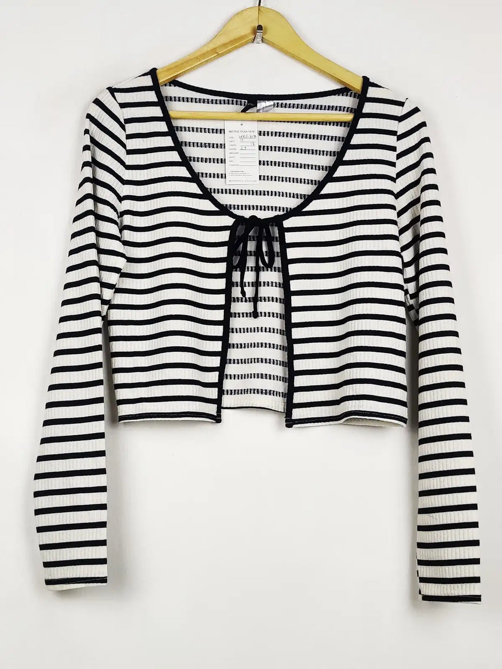 Buy online pre-used pre-loved 100% authentic & Original branded H&M (WCT-3179) available in Pakistan. Top international brands avilable.