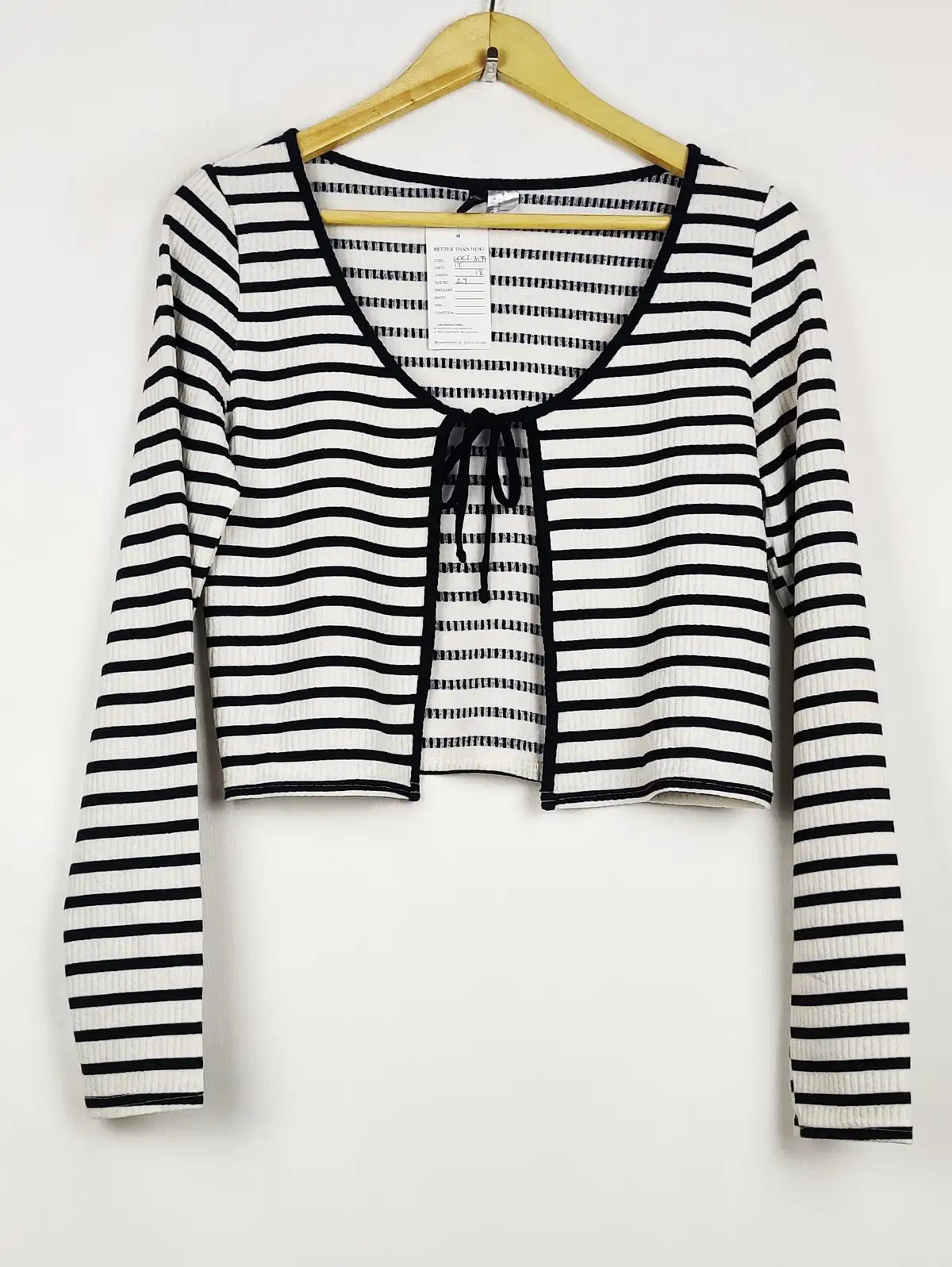 Buy online pre-used pre-loved 100% authentic & Original branded H&M (WCT-3179) available in Pakistan. Top international brands avilable.