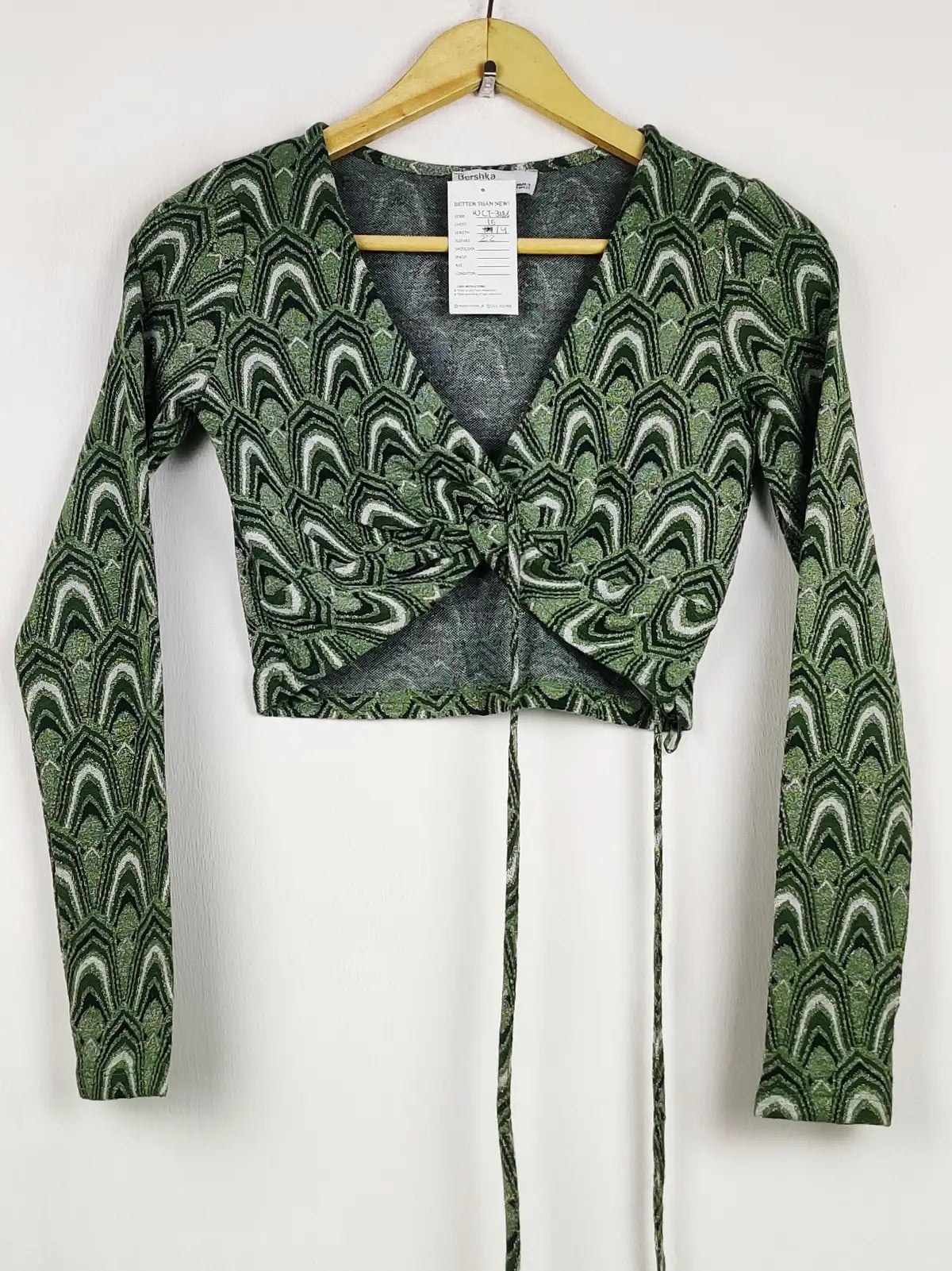 Buy online pre-used pre-loved 100% authentic & Original branded Bershka (WCT-3186) available in Pakistan. Top international brands avilable.