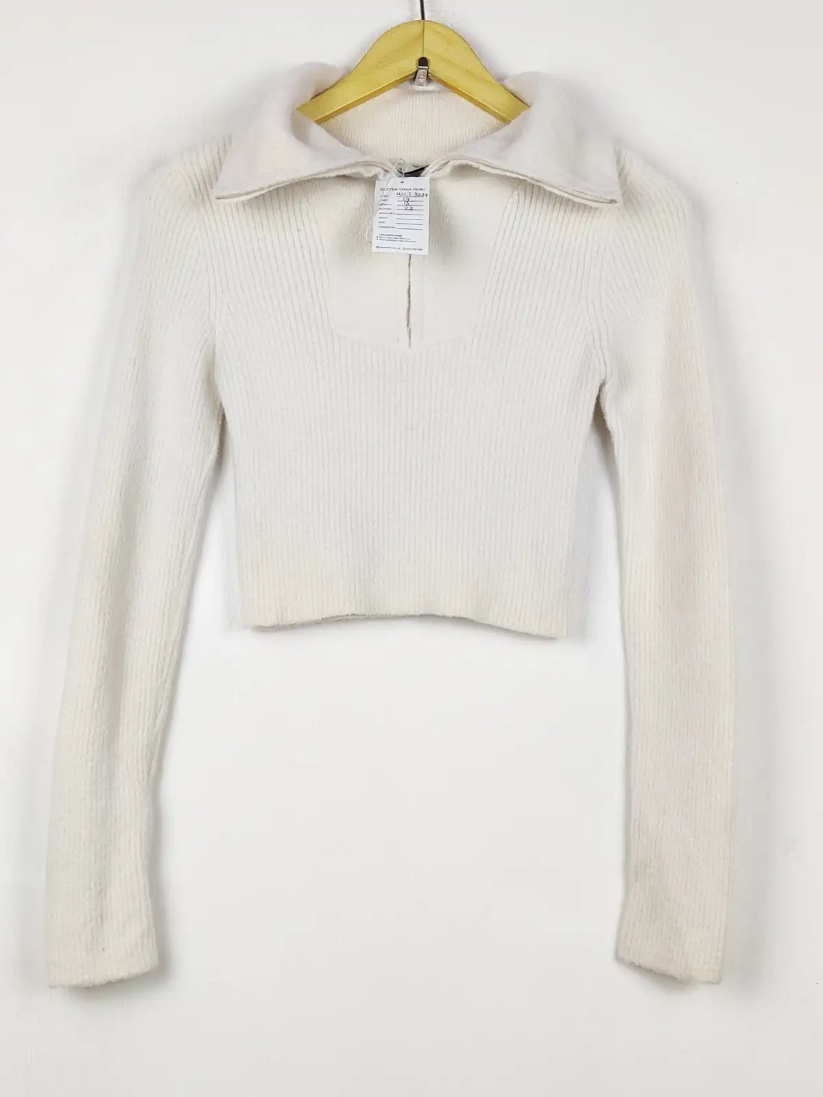 Buy online pre-used pre-loved 100% authentic & Original branded Bershka (WCT-3224) available in Pakistan. Top international brands avilable.