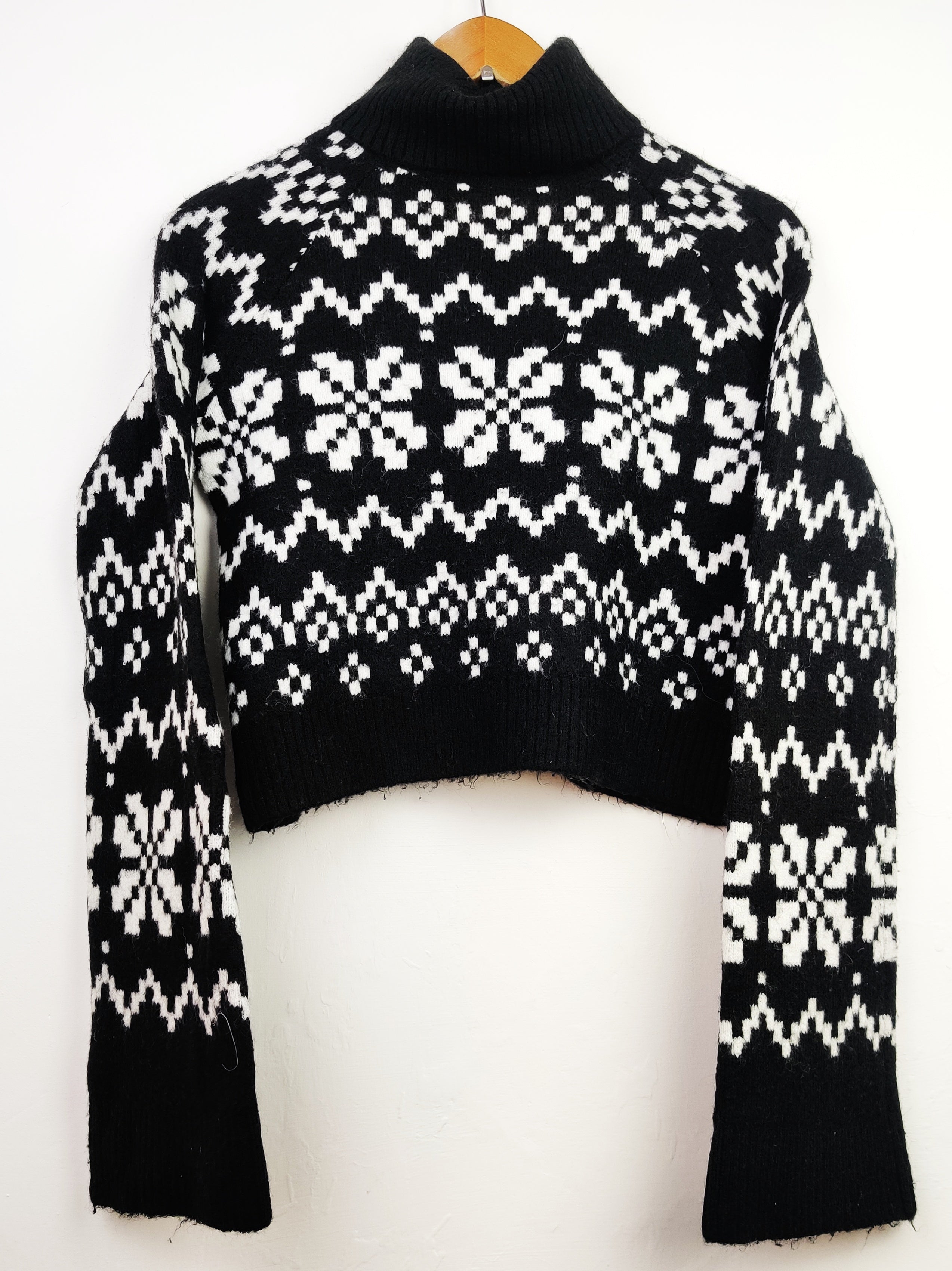 Buy online pre-used pre-loved 100% authentic & Original branded H&M (WCT-323) available in Pakistan. Top international brands avilable.
