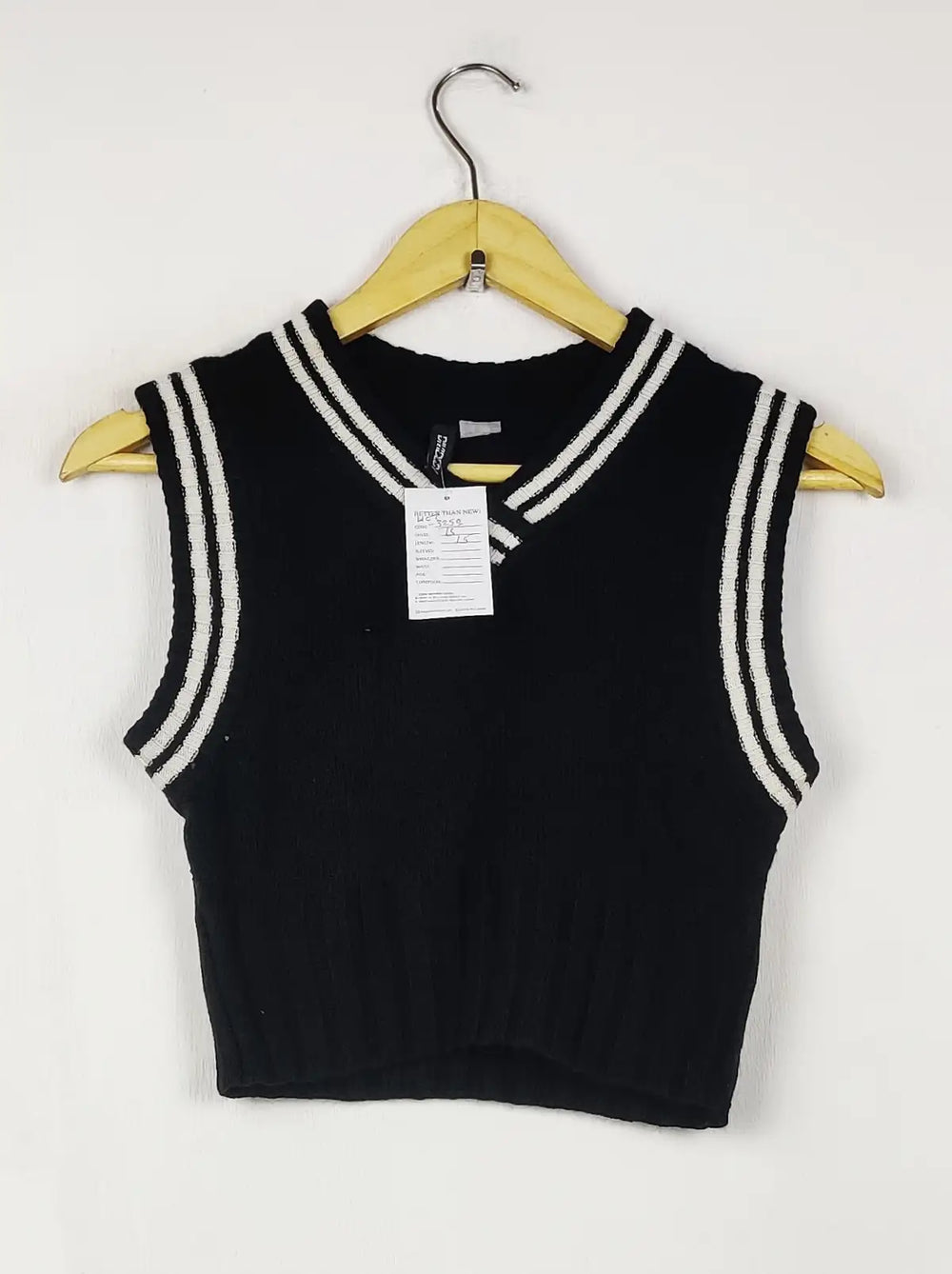 Buy online pre-used pre-loved 100% authentic & Original branded H&M (WCT-3250) available in Pakistan. Top international brands avilable.