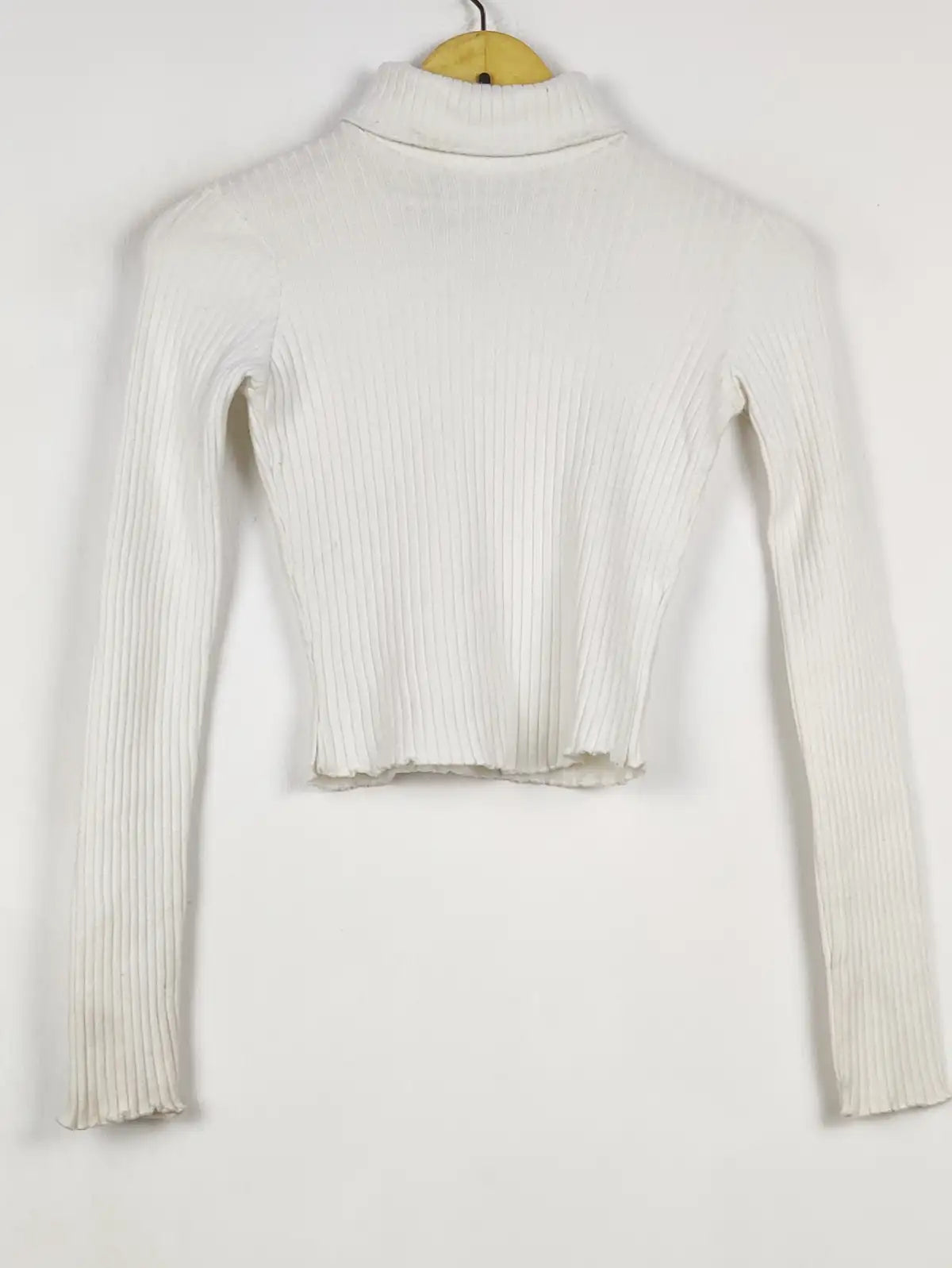 Buy online pre-used pre-loved 100% authentic & Original branded Bershka (WCT-3407) available in Pakistan. Top international brands avilable.