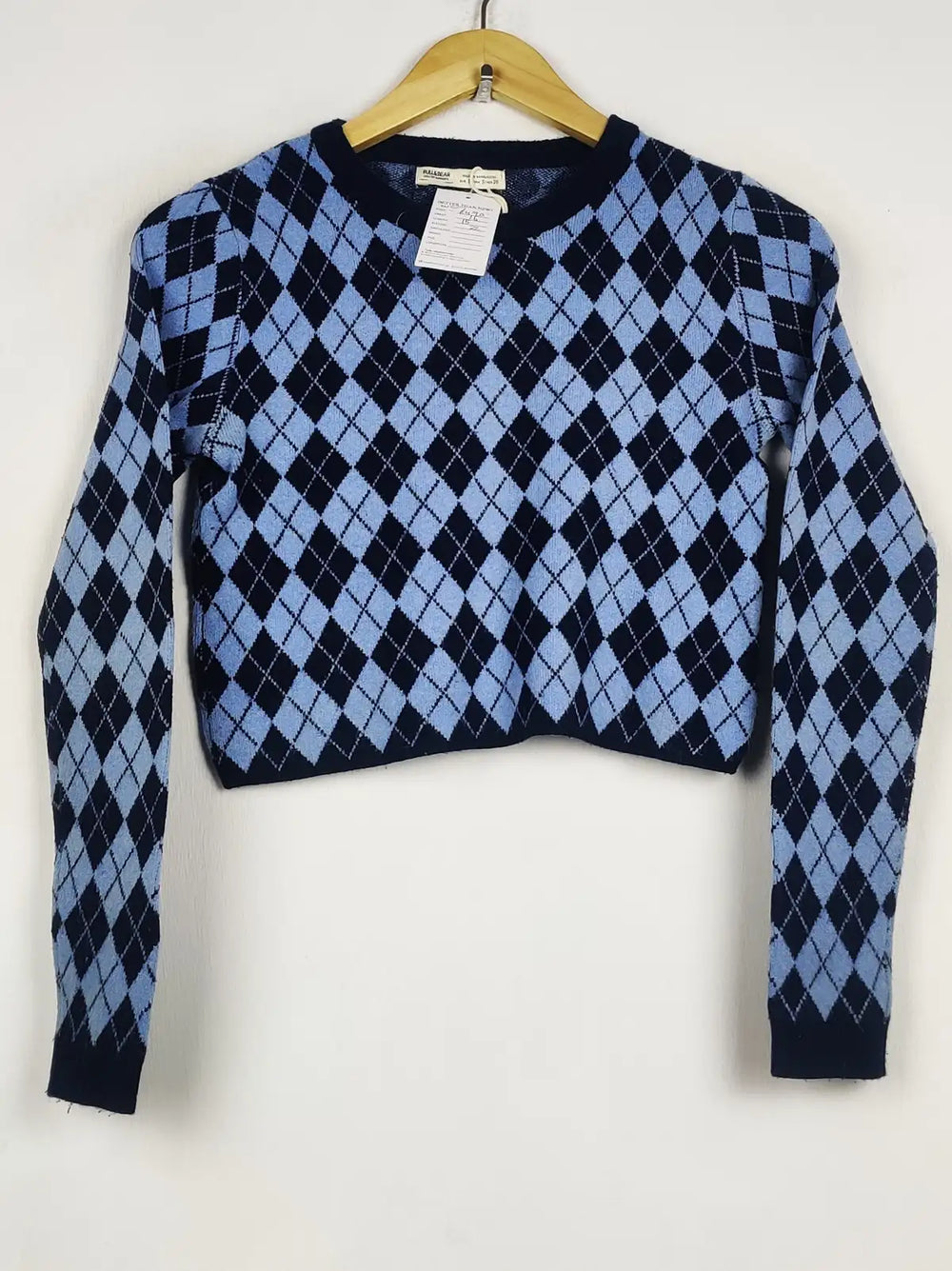 Buy online pre-used pre-loved 100% authentic & Original branded Pull&Bear (WCT-3490) available in Pakistan. Top international brands avilable.