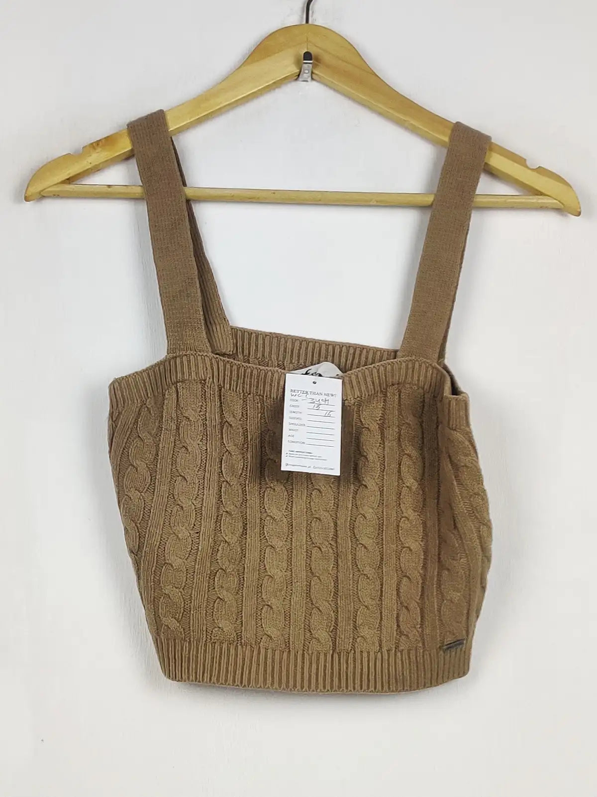 Buy online pre-used pre-loved 100% authentic & Original branded Hollister (WCT-3494) available in Pakistan. Top international brands avilable.