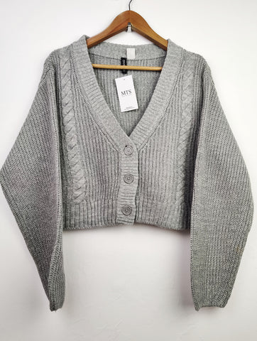 Buy online pre-used pre-loved 100% authentic & Original branded H&M (WCT-355) available in Pakistan. Top international brands avilable.