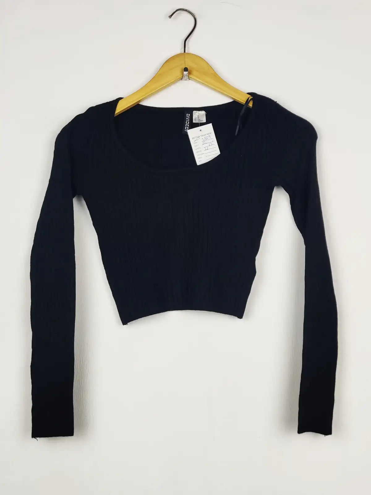 Buy online pre-used pre-loved 100% authentic & Original branded H&M (WCT-3829) available in Pakistan. Top international brands avilable.