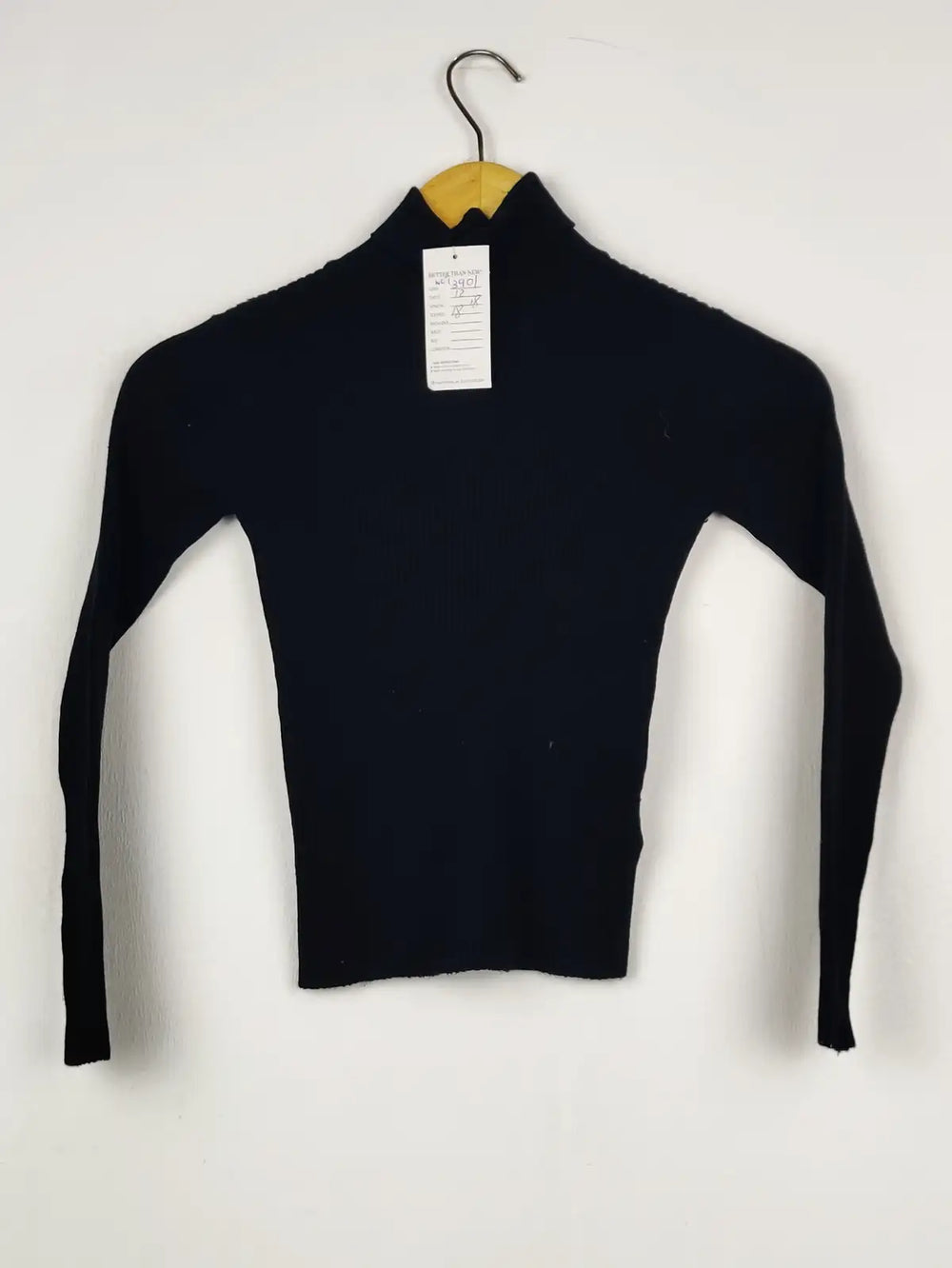 Buy online pre-used pre-loved 100% authentic & Original branded Unknown Brand (WCT-3901) available in Pakistan. Top international brands avilable.