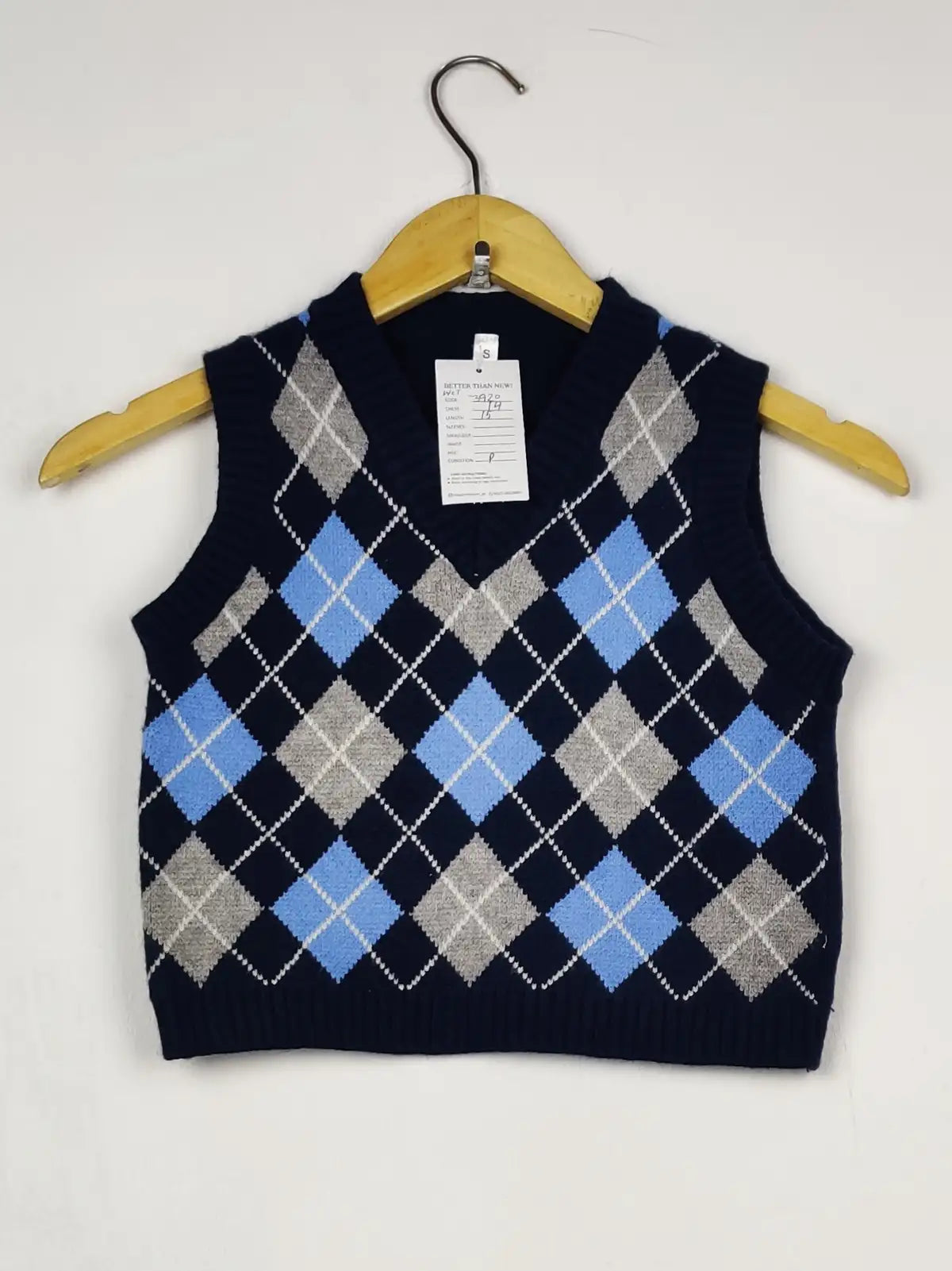 Buy online pre-used pre-loved 100% authentic & Original branded Unknown Brand (WCT-3920) available in Pakistan. Top international brands avilable.